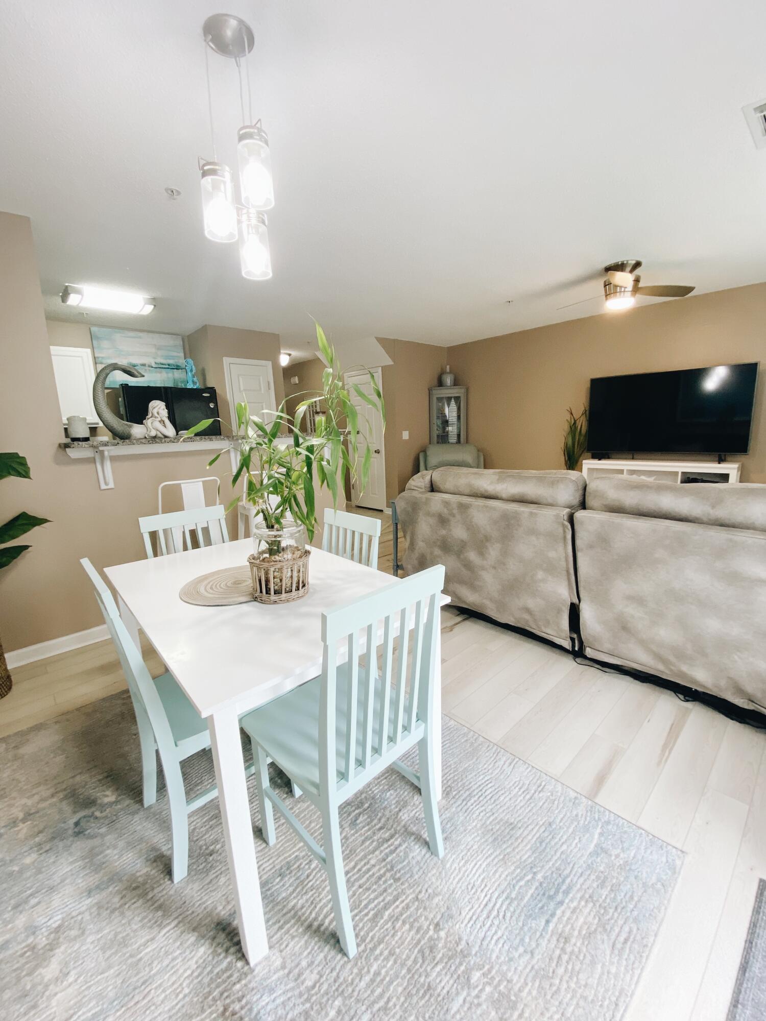 ROLLING PINES - Residential