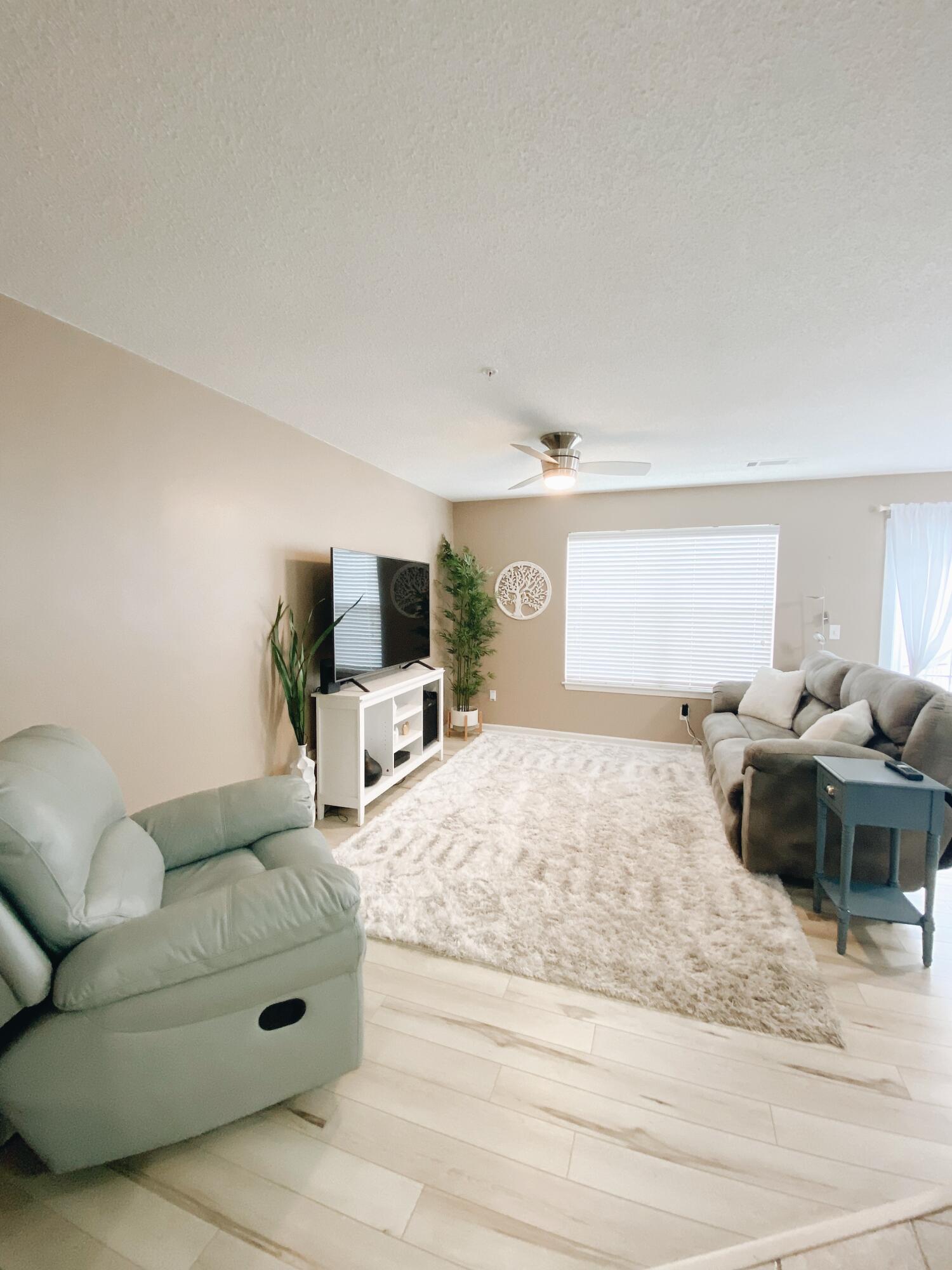 ROLLING PINES - Residential