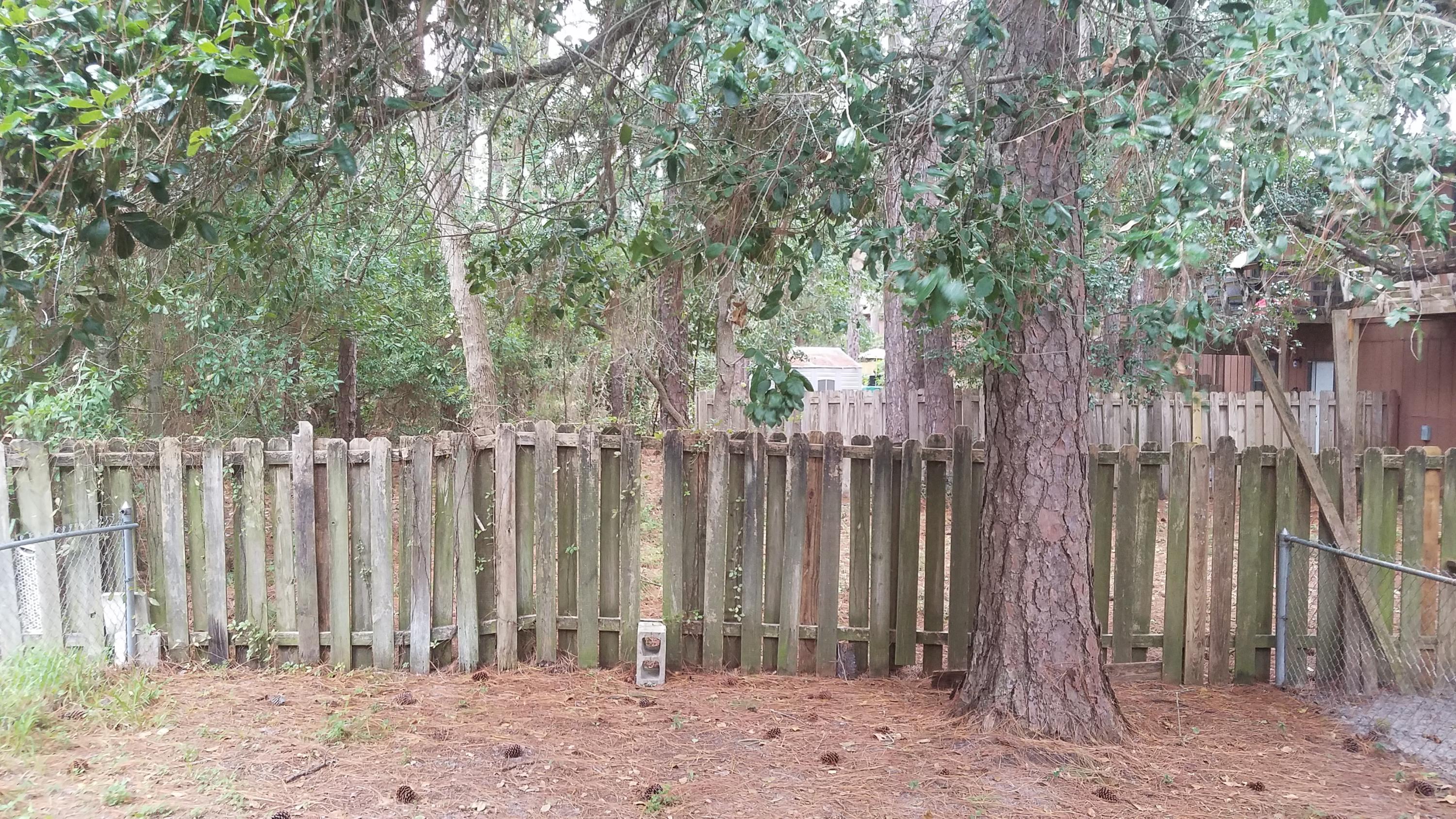 PINE SHADOWS T/H 1ST ADDN - Residential