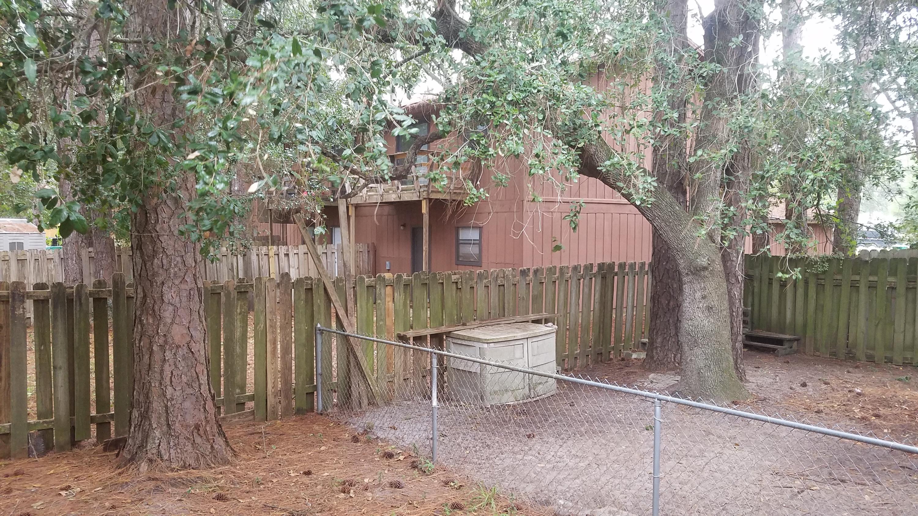 PINE SHADOWS T/H 1ST ADDN - Residential