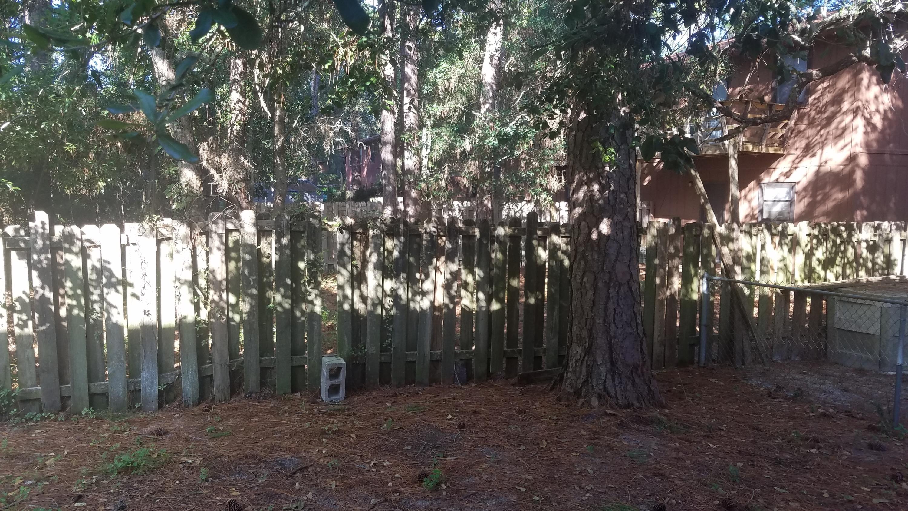 PINE SHADOWS T/H 1ST ADDN - Residential