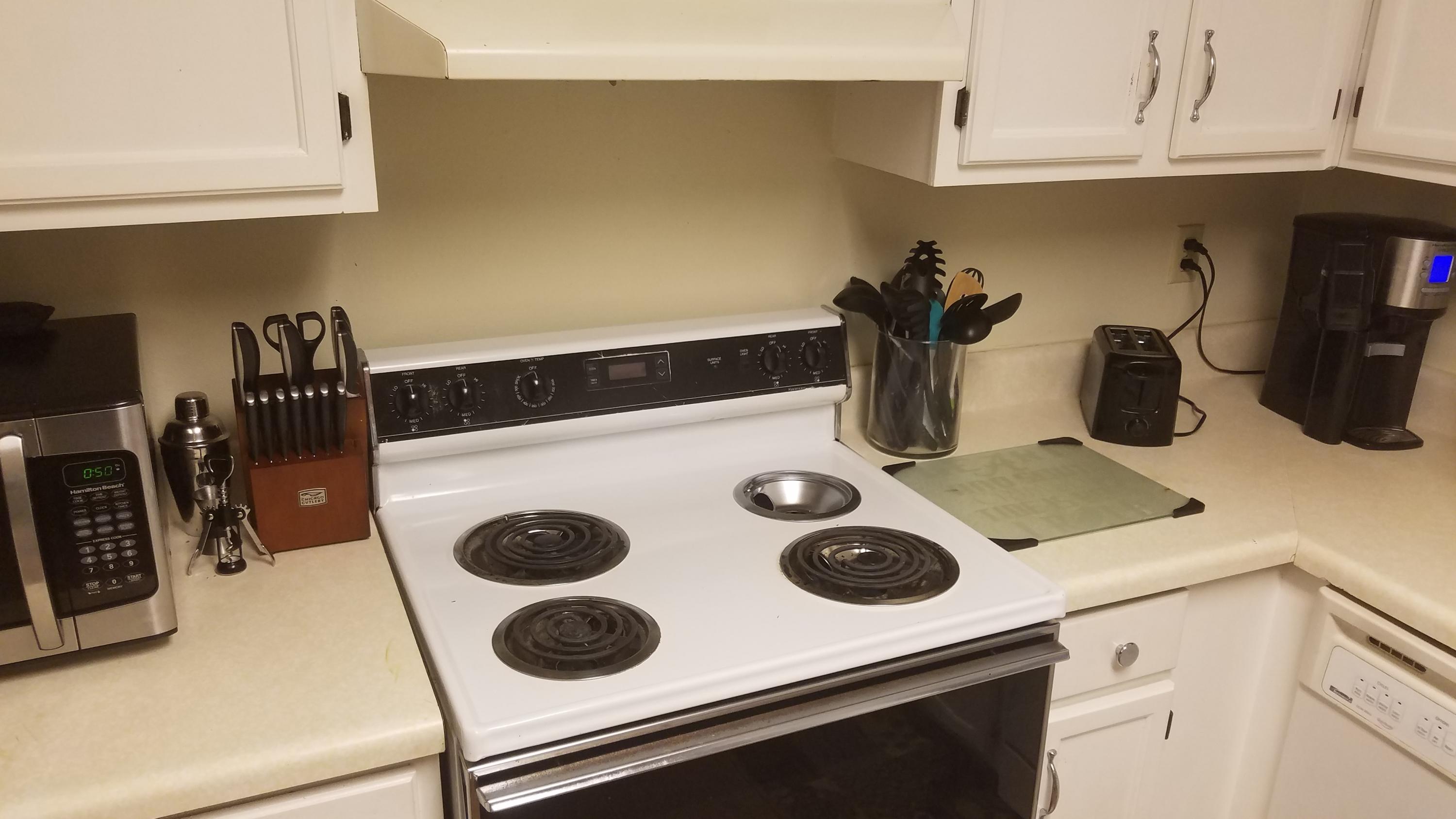 PINE SHADOWS T/H 1ST ADDN - Residential