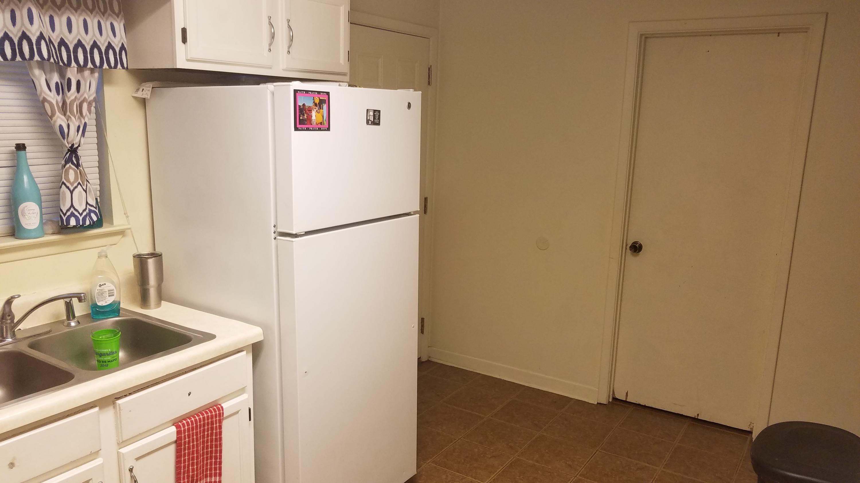 PINE SHADOWS T/H 1ST ADDN - Residential