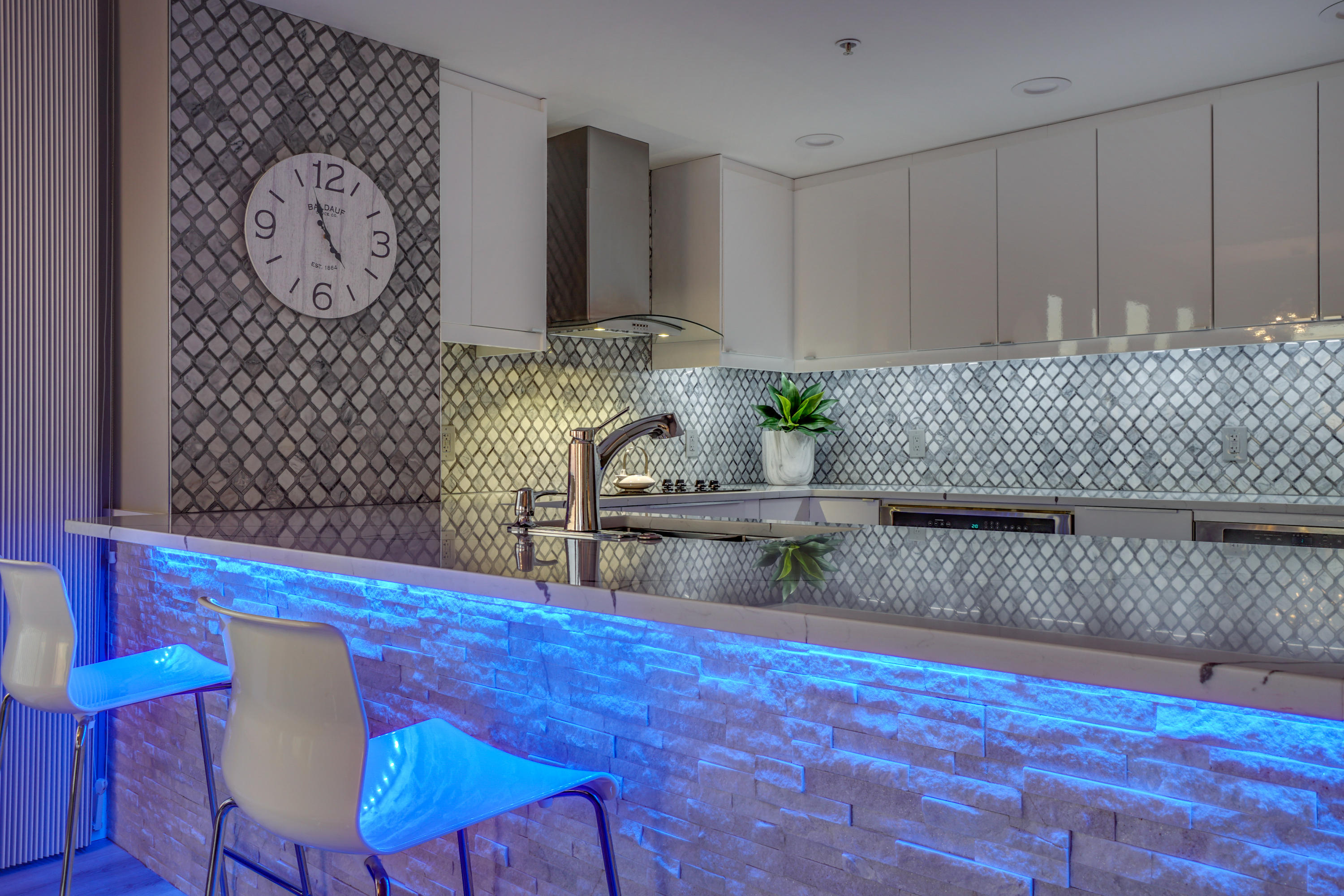 TREASURE ISLAND - Residential