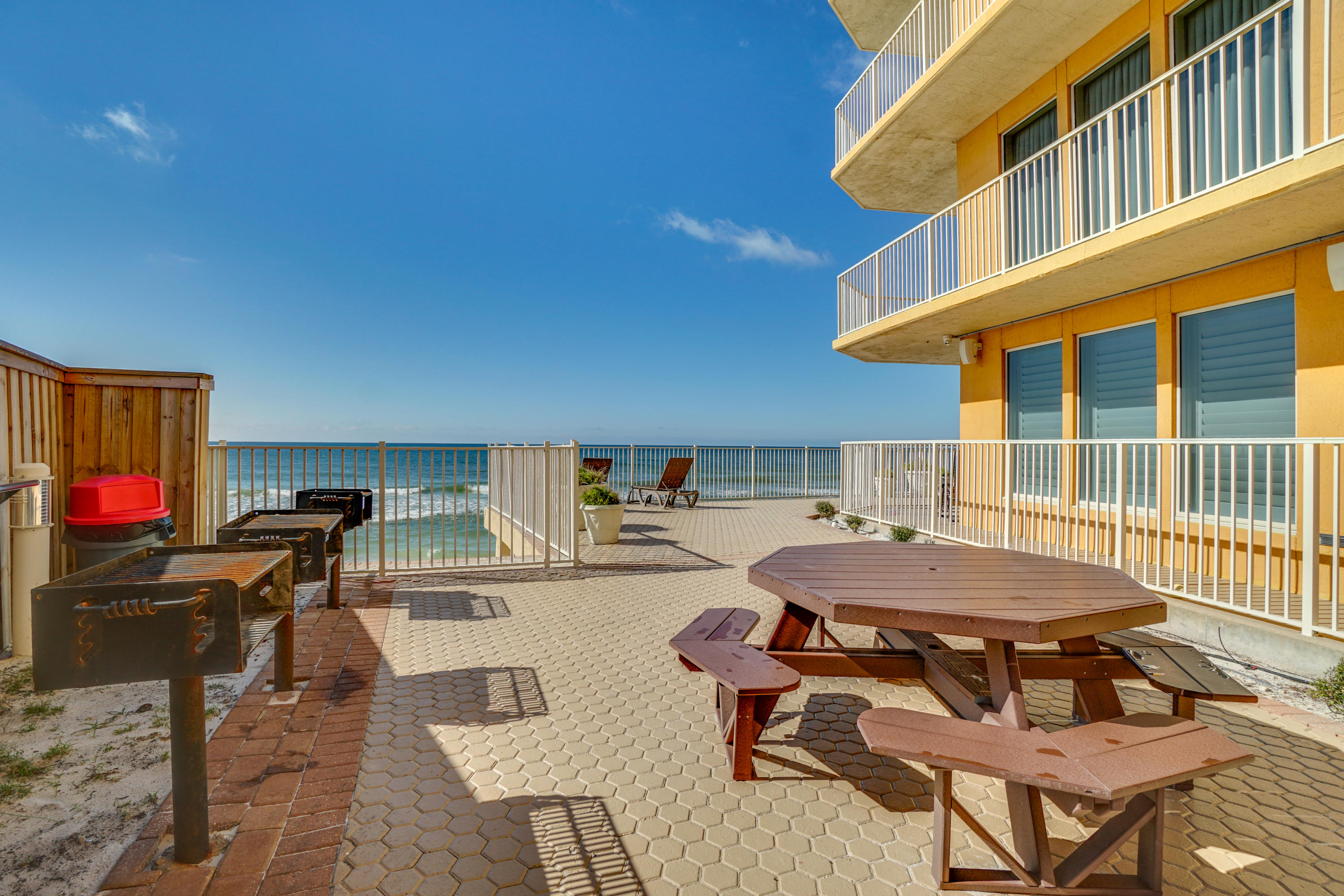 TREASURE ISLAND - Residential