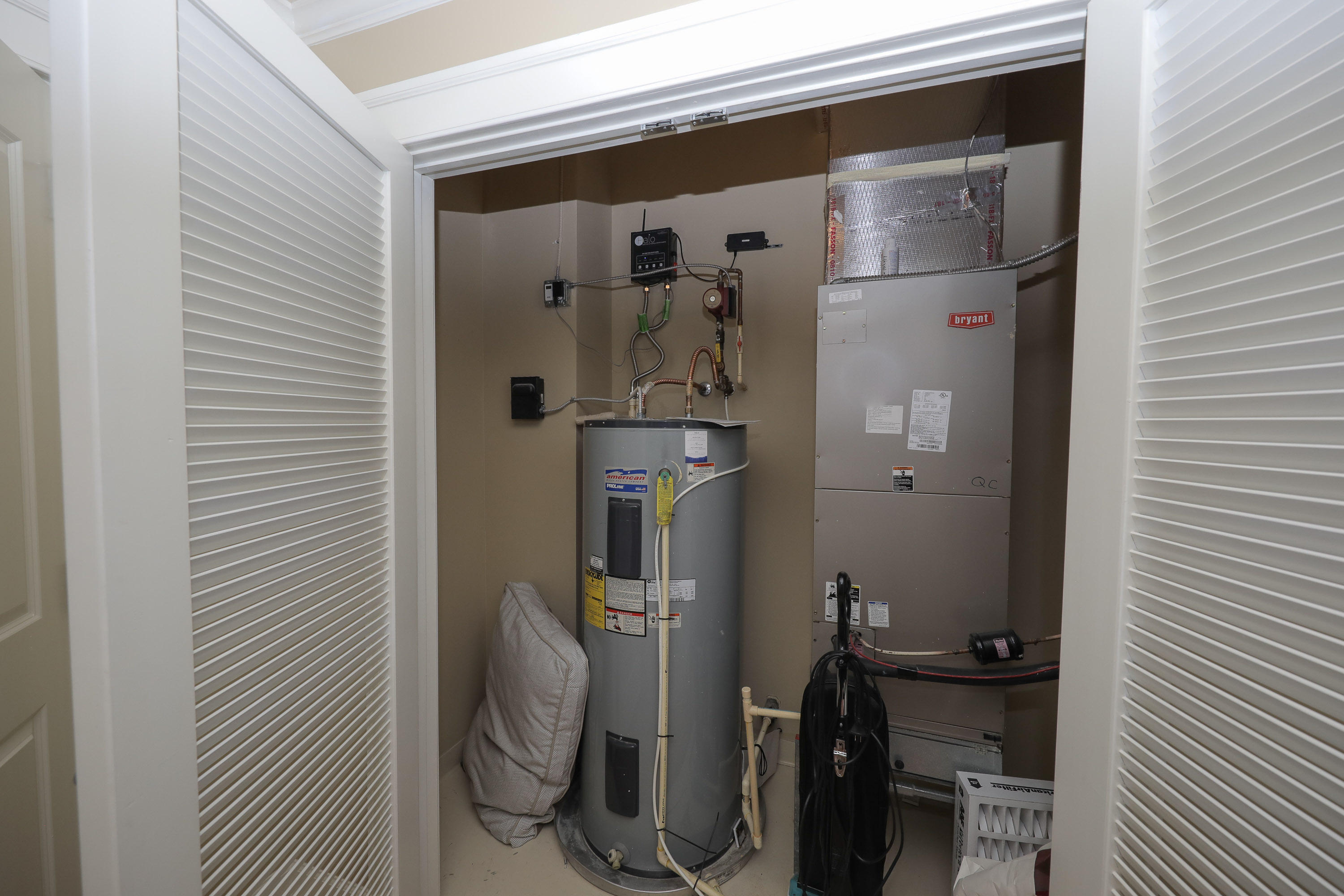 ONE WATER PLACE AT KELLY PLANTATION - Residential