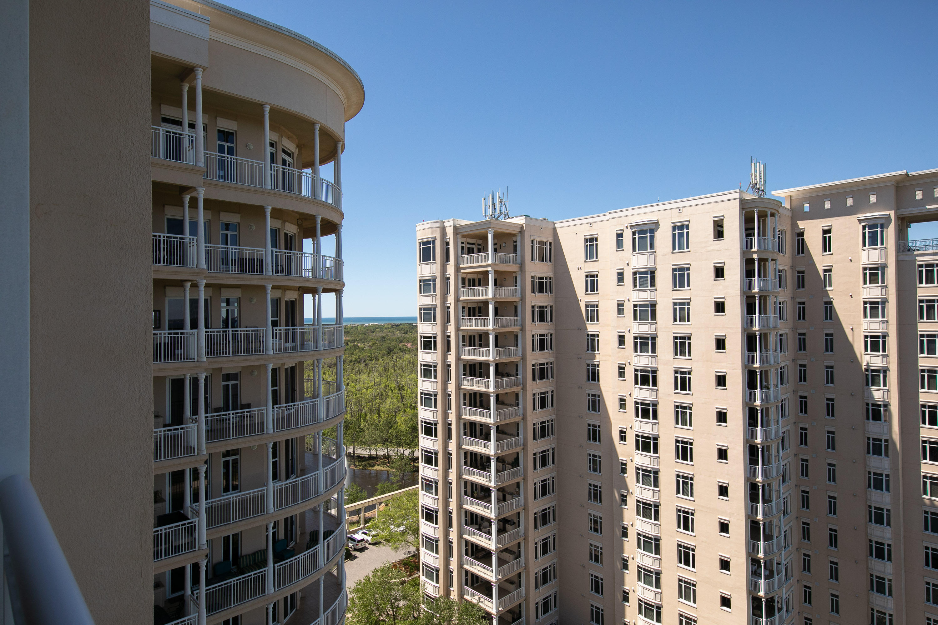ONE WATER PLACE AT KELLY PLANTATION - Residential