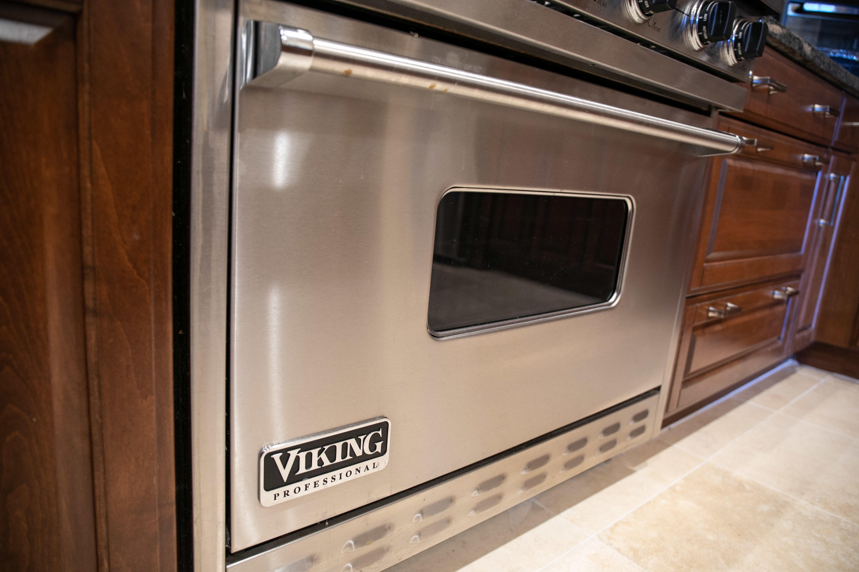 ONE WATER PLACE AT KELLY PLANTATION - Residential