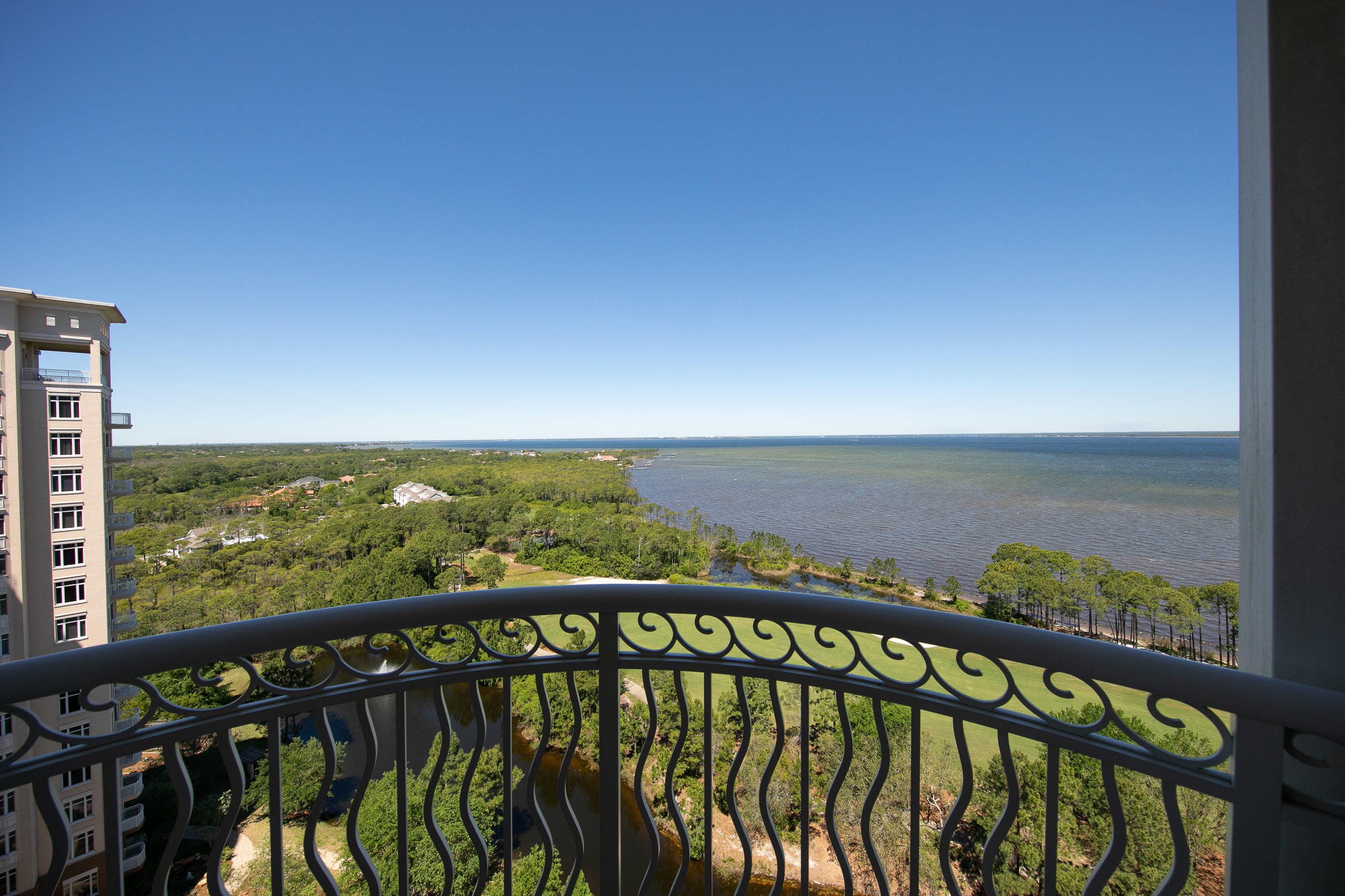 ONE WATER PLACE AT KELLY PLANTATION - Residential