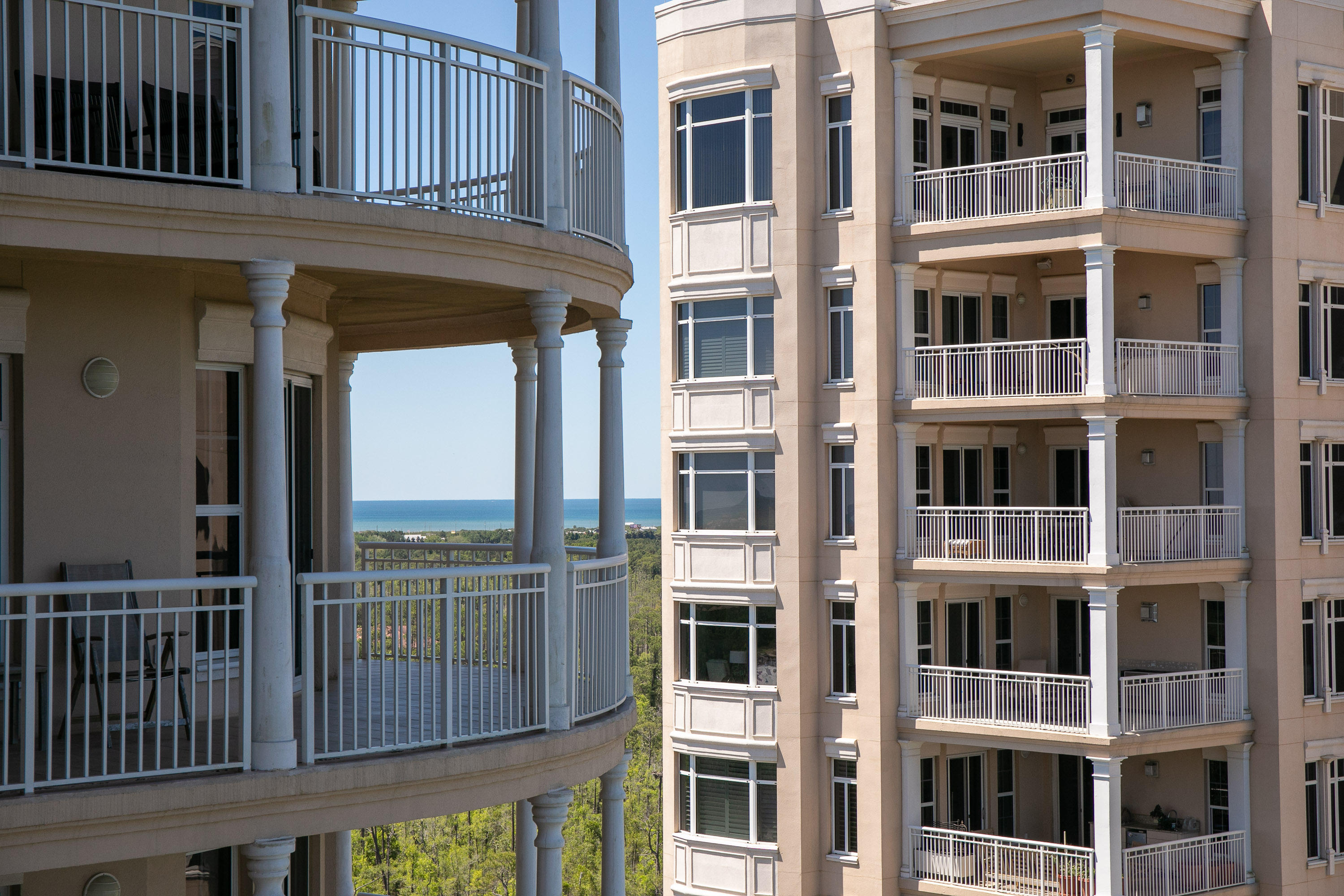 ONE WATER PLACE AT KELLY PLANTATION - Residential