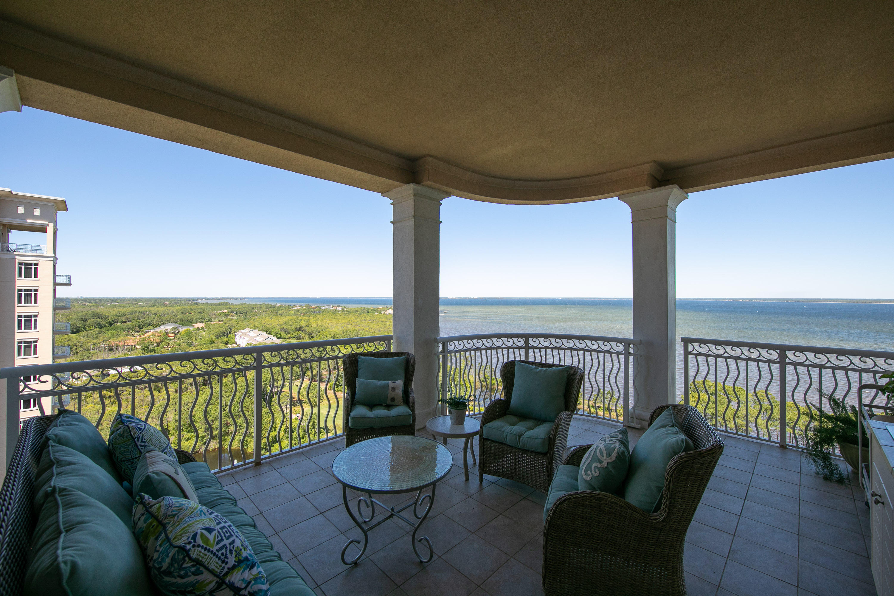 ONE WATER PLACE AT KELLY PLANTATION - Residential