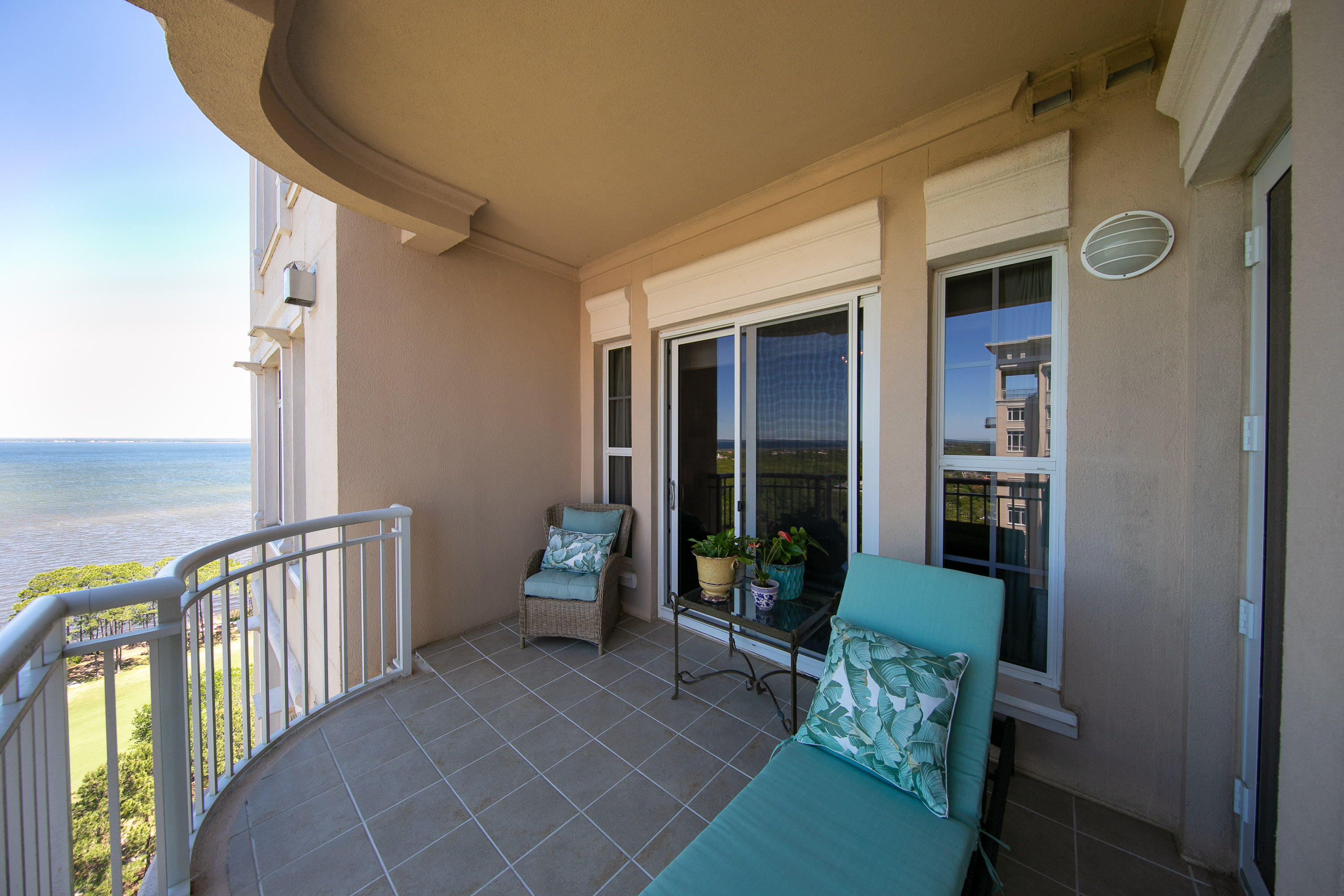 ONE WATER PLACE AT KELLY PLANTATION - Residential