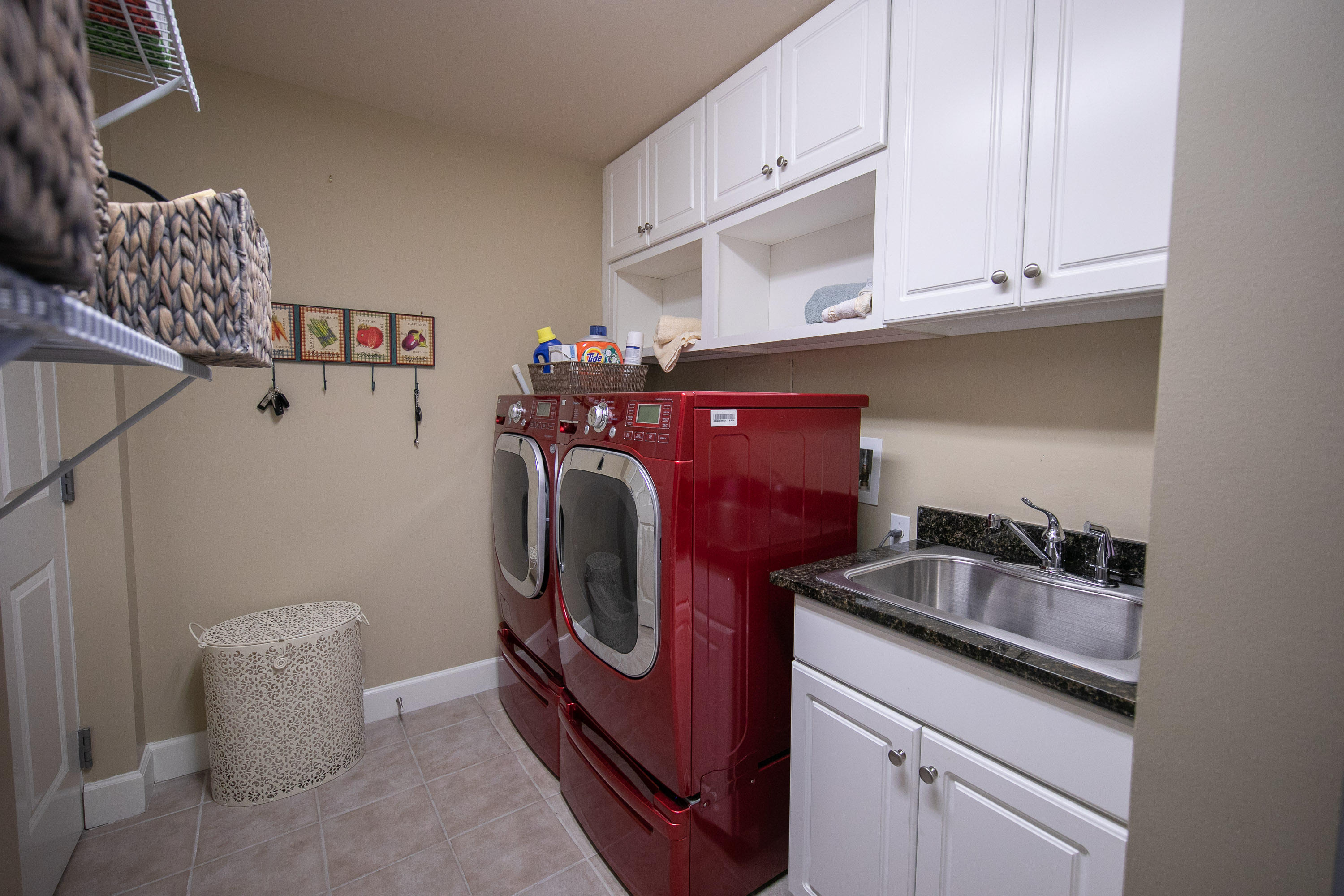 ONE WATER PLACE AT KELLY PLANTATION - Residential