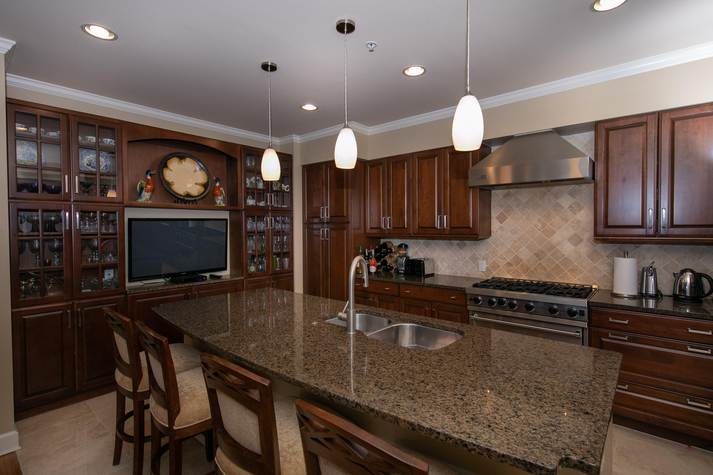 ONE WATER PLACE AT KELLY PLANTATION - Residential