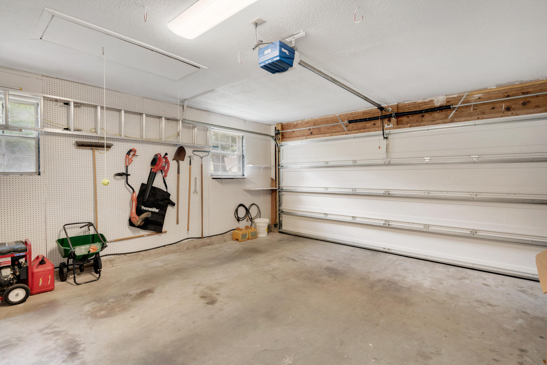 TURNBERRY COURT - Residential