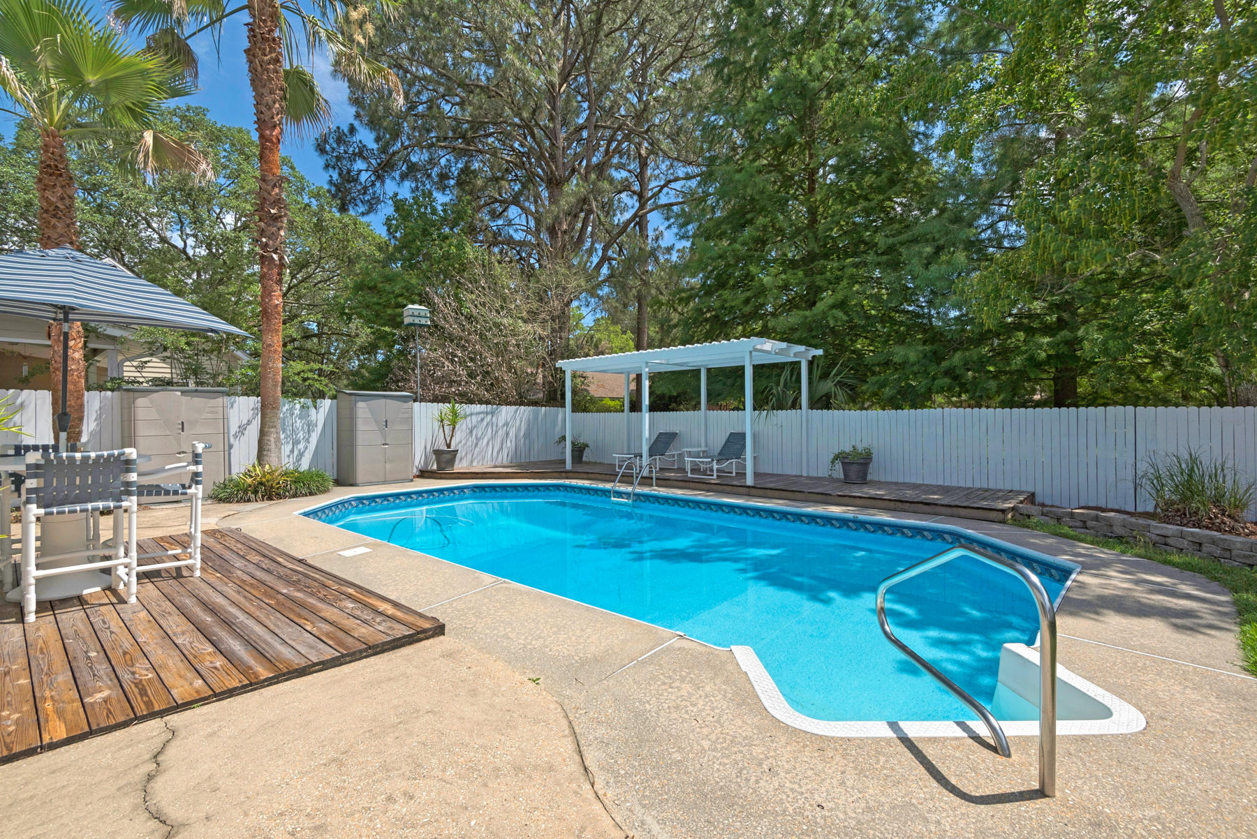 TURNBERRY COURT - Residential