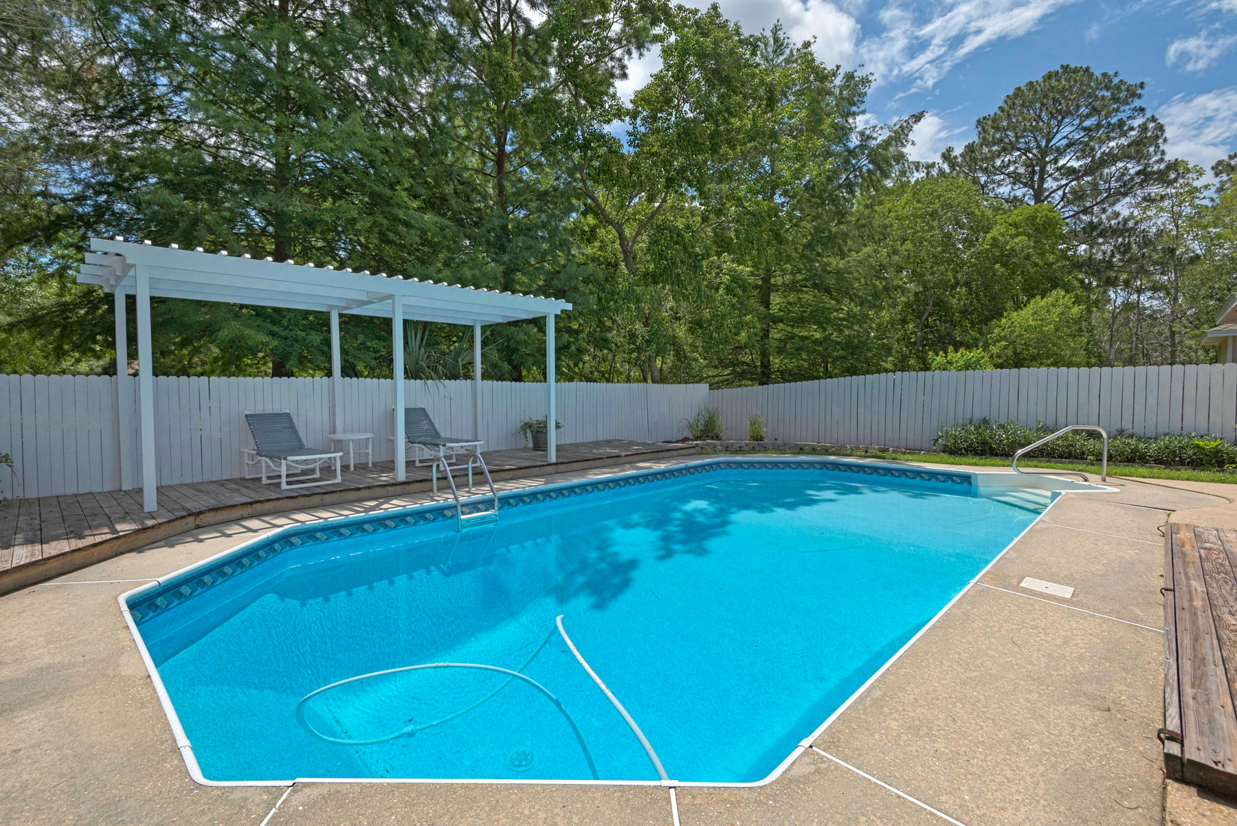 TURNBERRY COURT - Residential