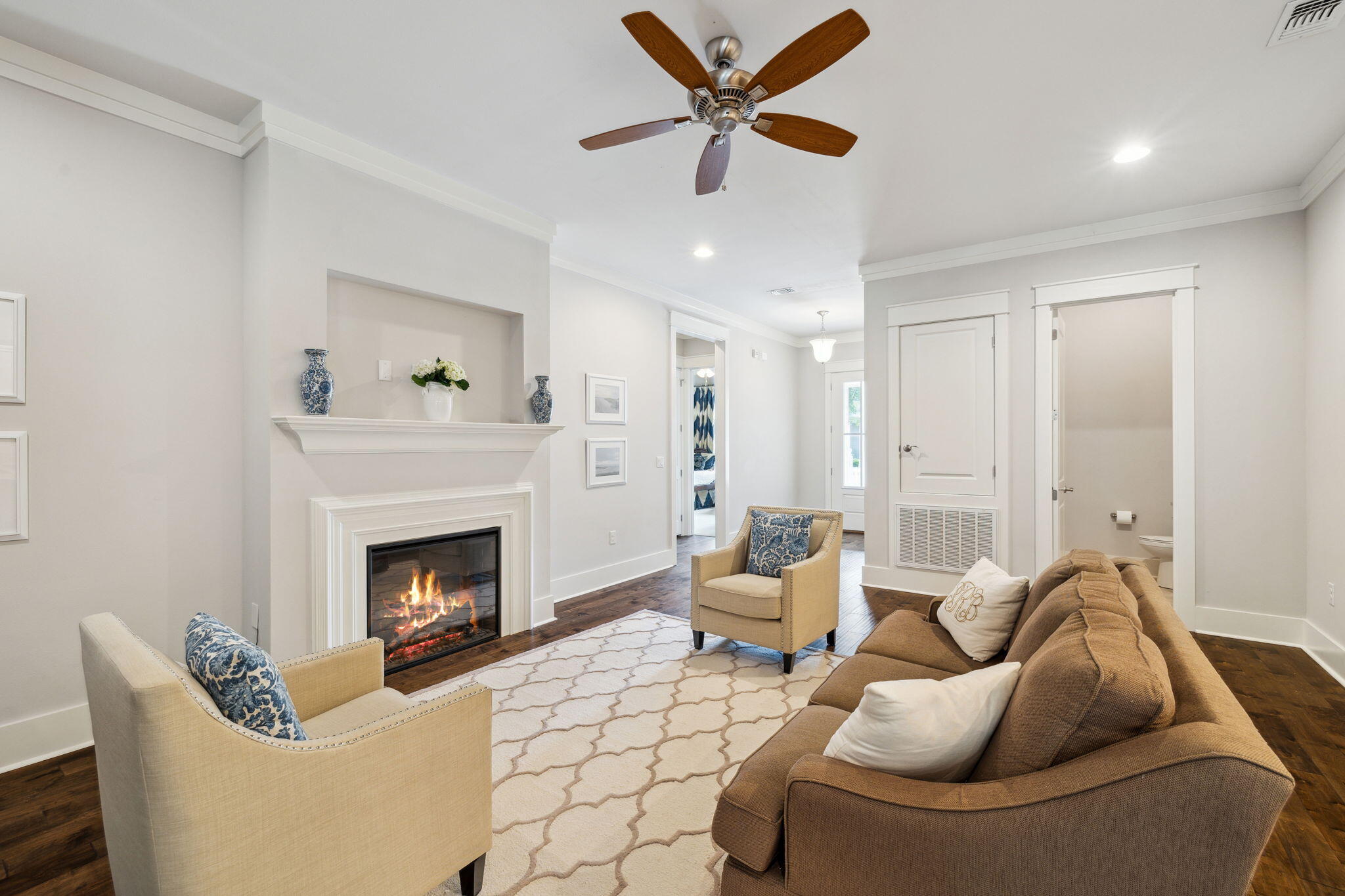 PARADISE COVE - Residential
