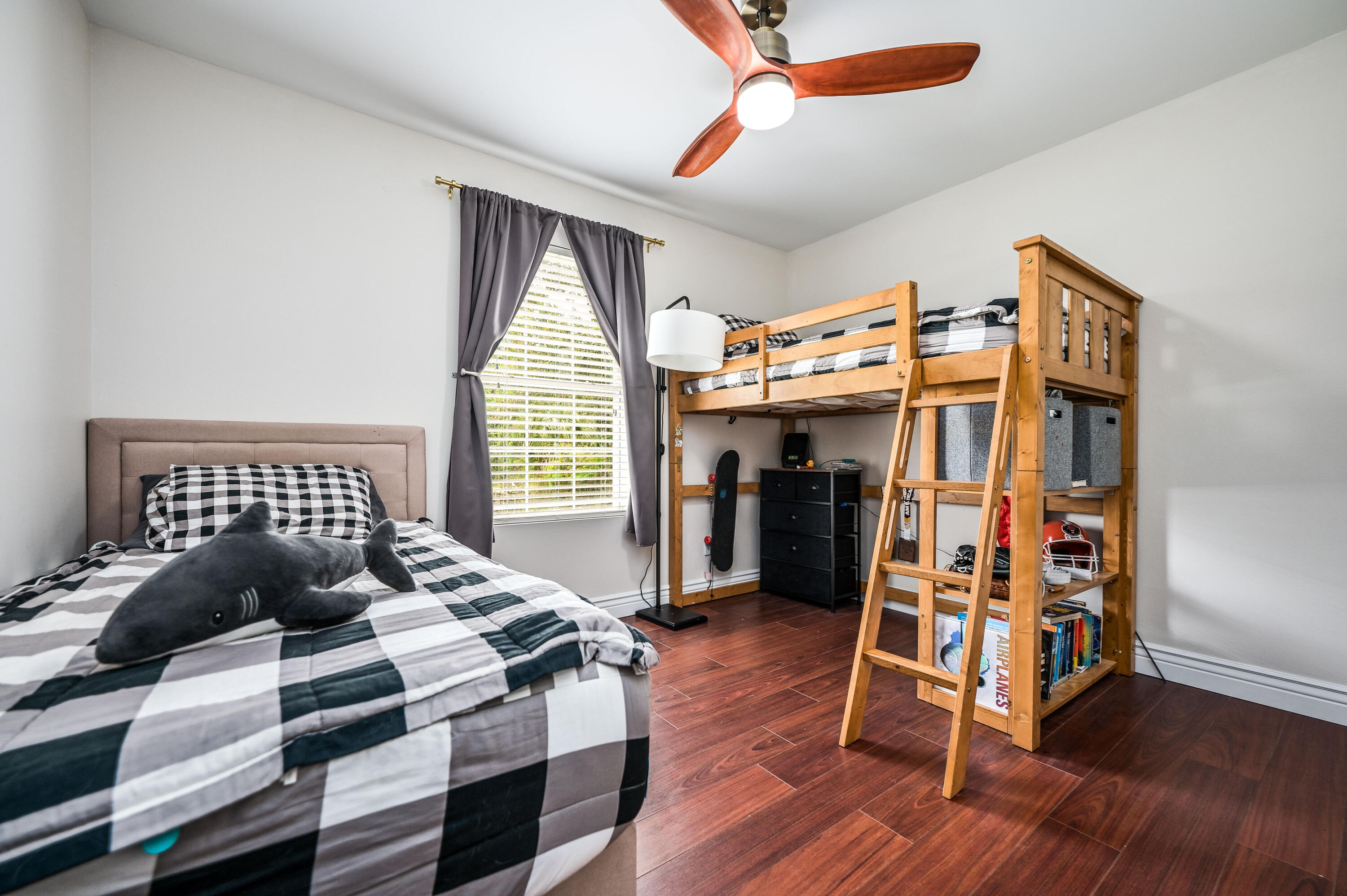 SEABREEZE 6TH ADDN - Residential