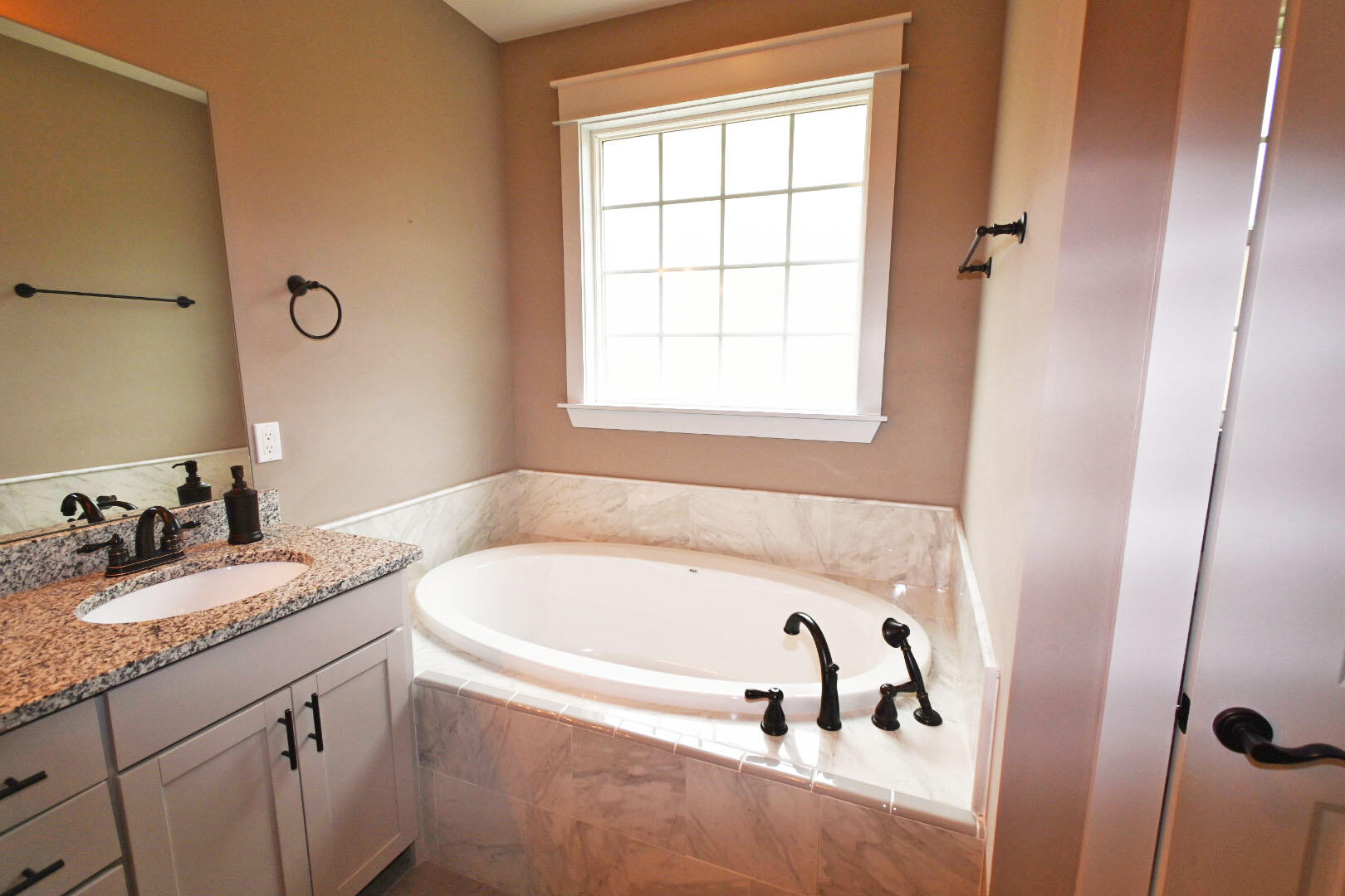 DIAMOND LAKES - Residential