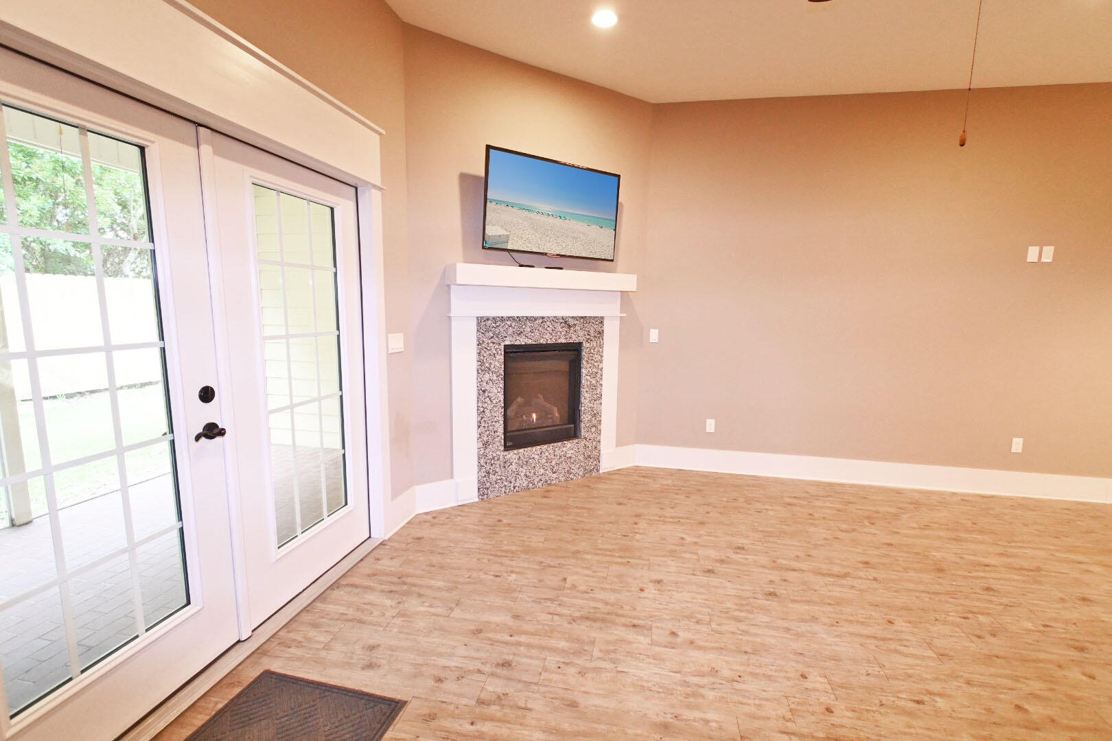 DIAMOND LAKES - Residential