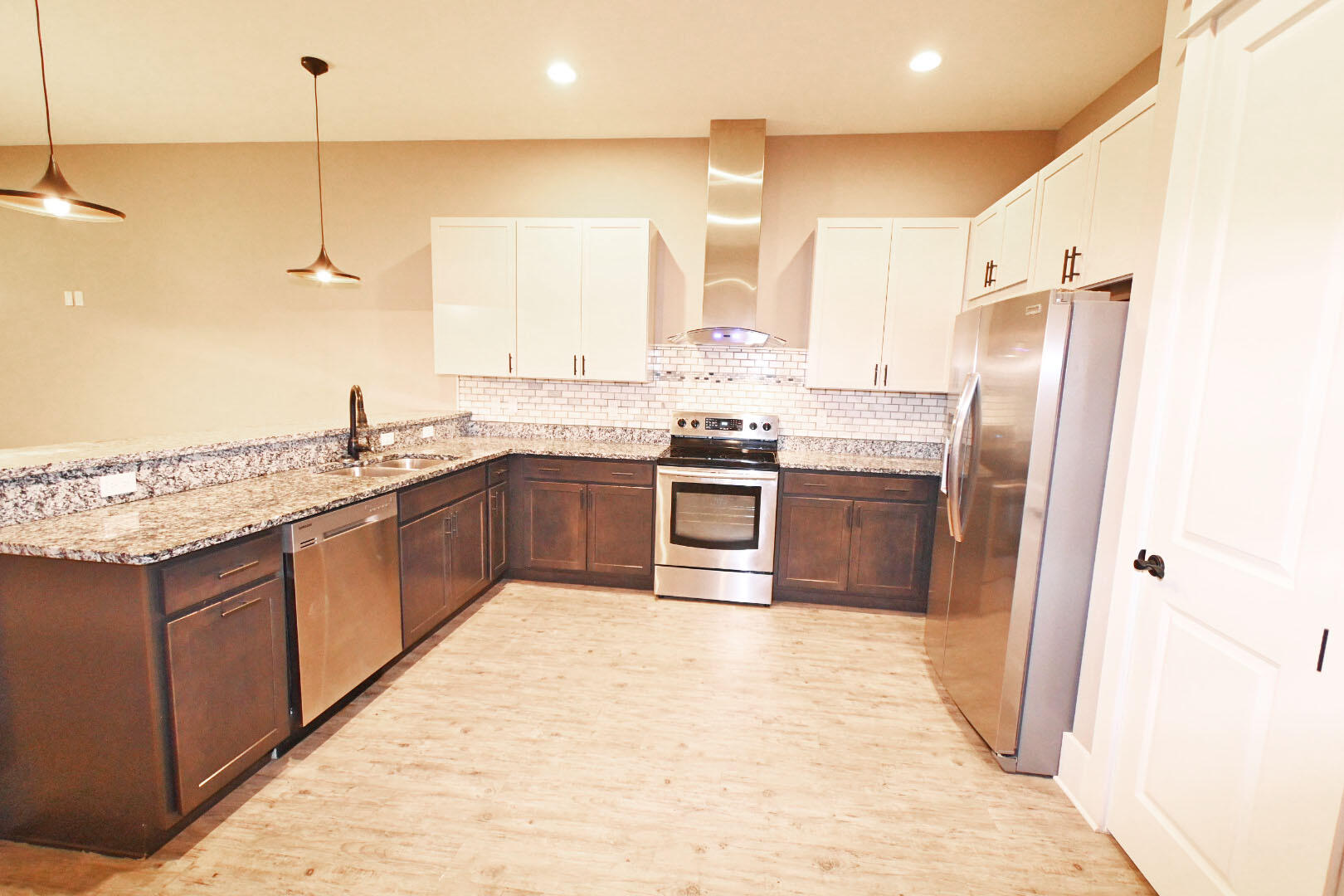 DIAMOND LAKES - Residential