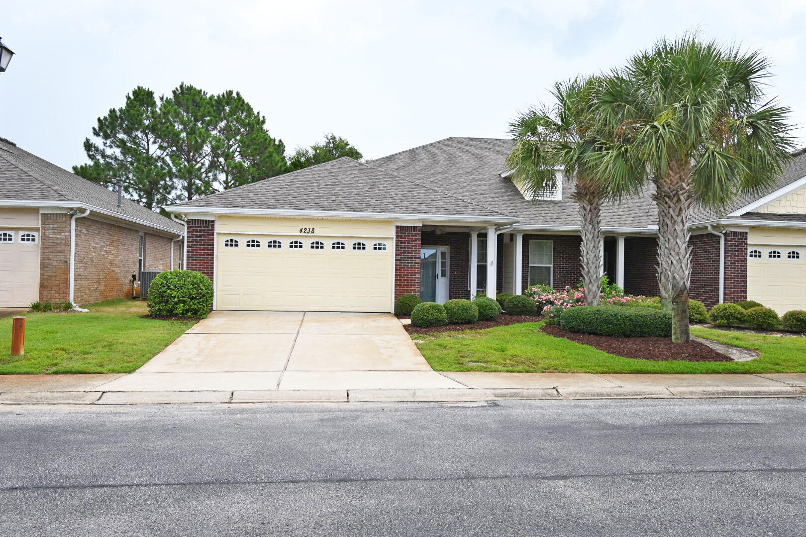 DIAMOND LAKES - Residential