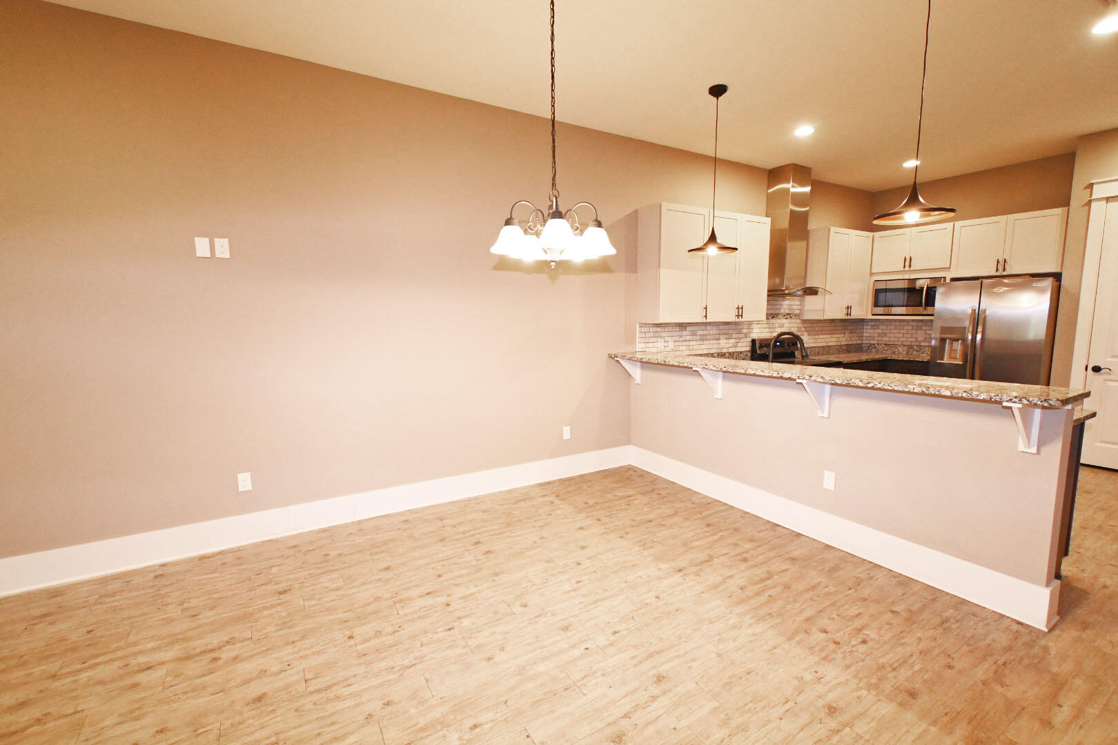 DIAMOND LAKES - Residential