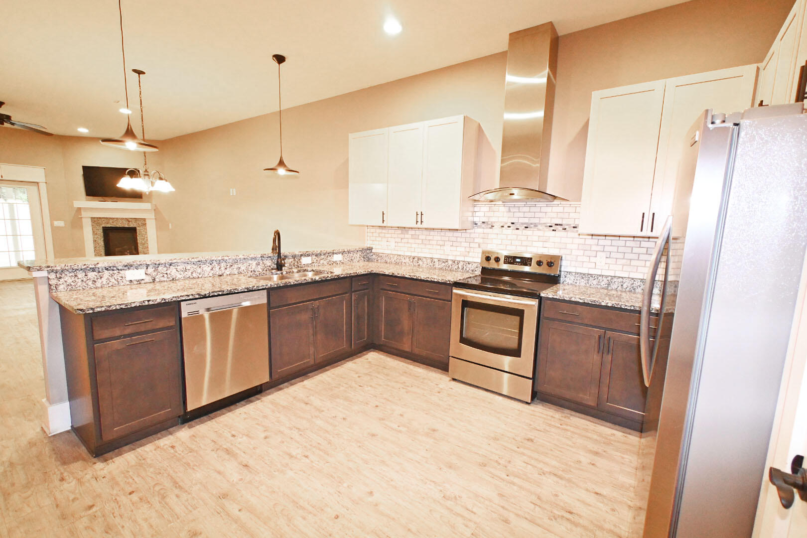 DIAMOND LAKES - Residential