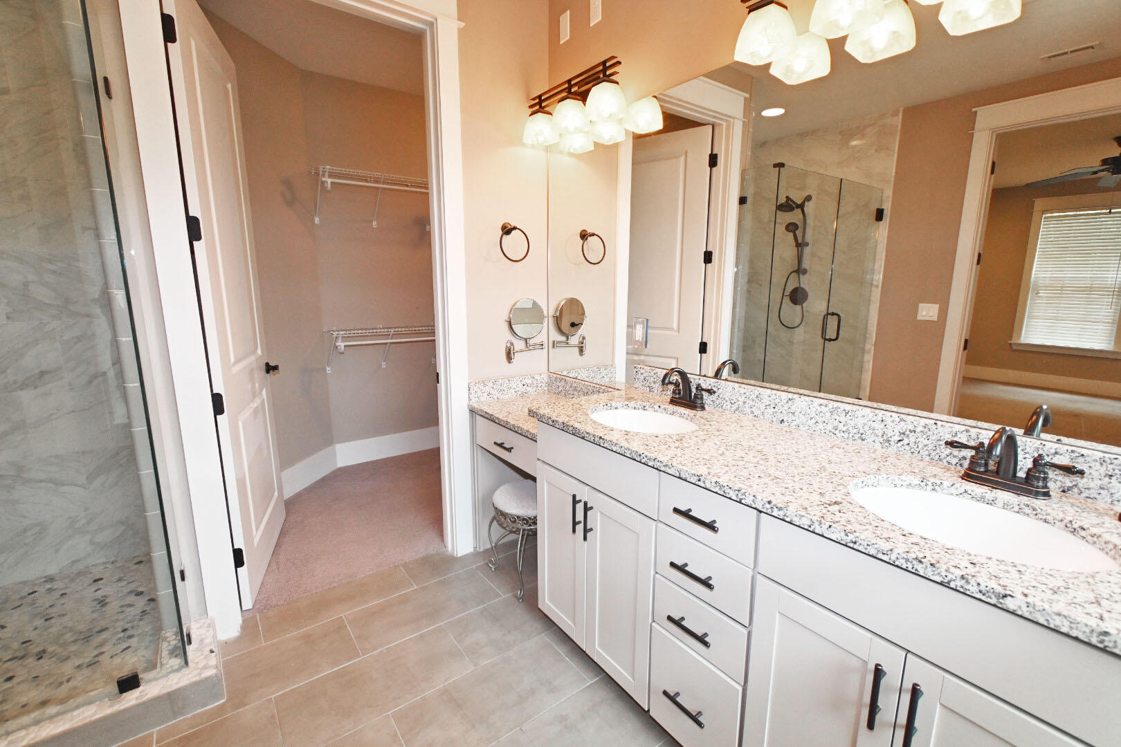 DIAMOND LAKES - Residential