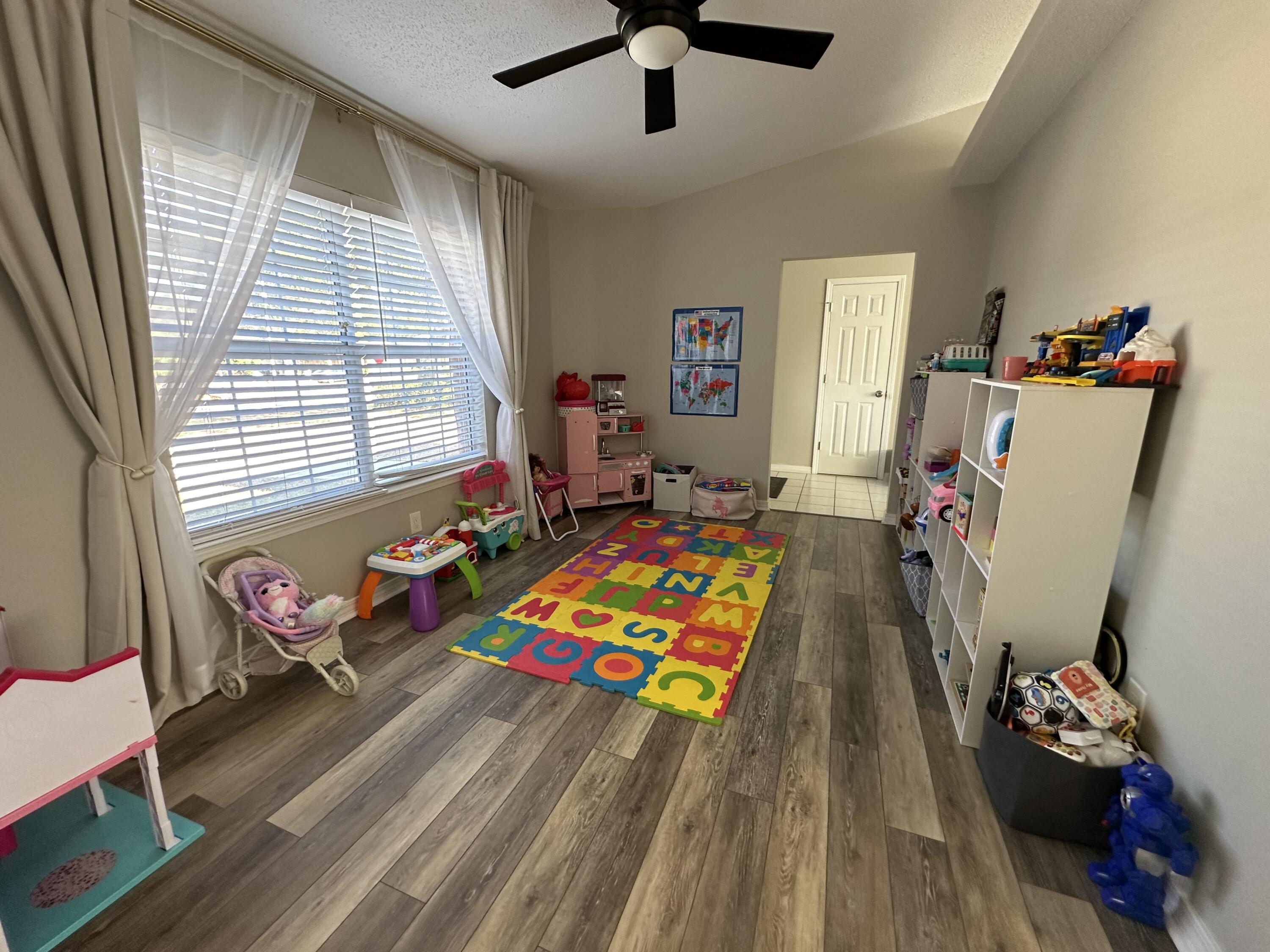 RIVERSIDE LANDING - Residential