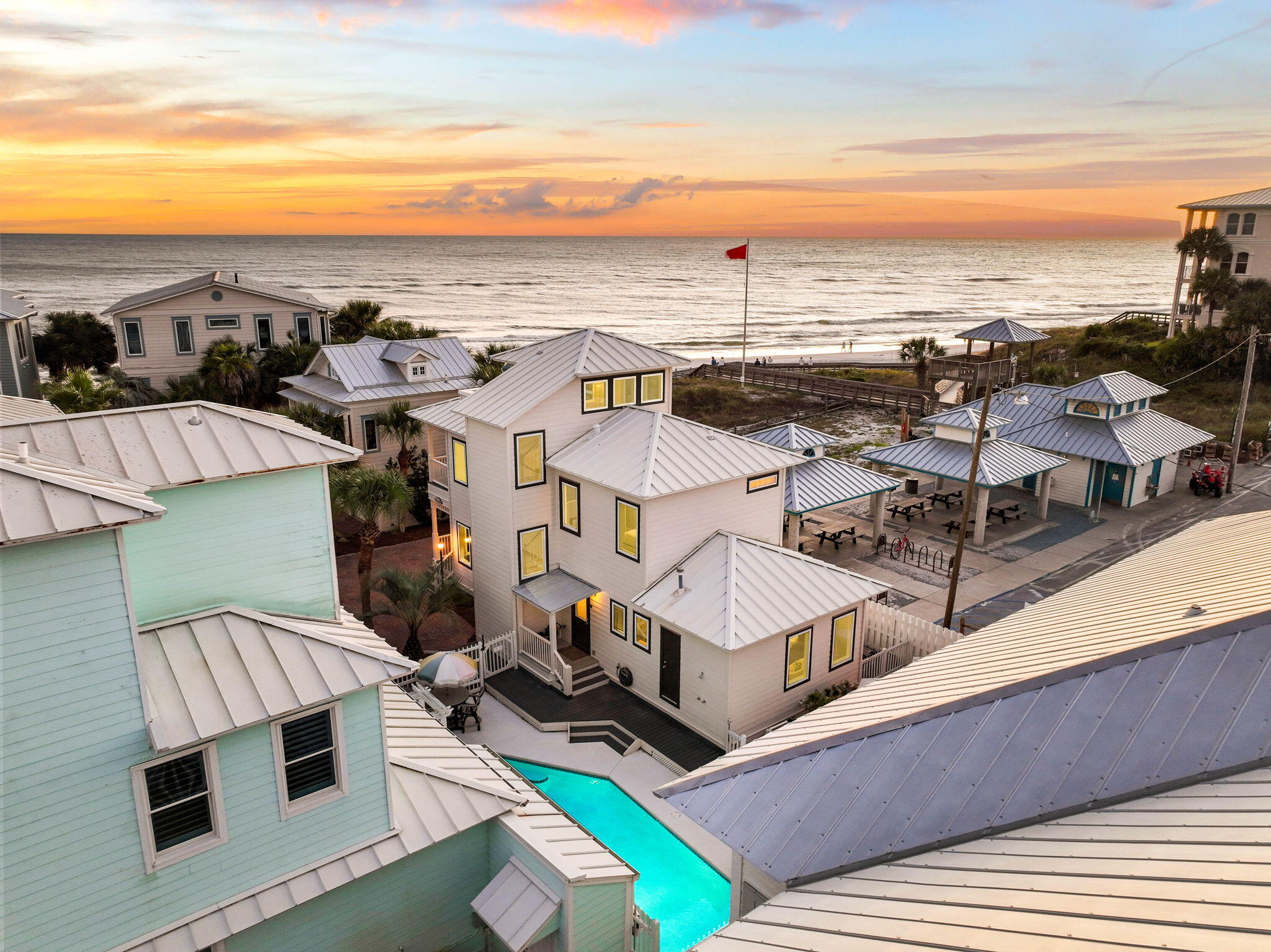 SUNRISE BEACH - Residential