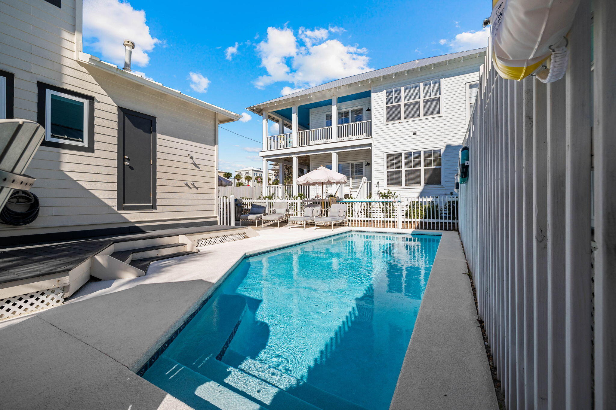 SUNRISE BEACH - Residential