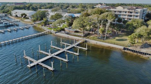 A home in Fort Walton Beach