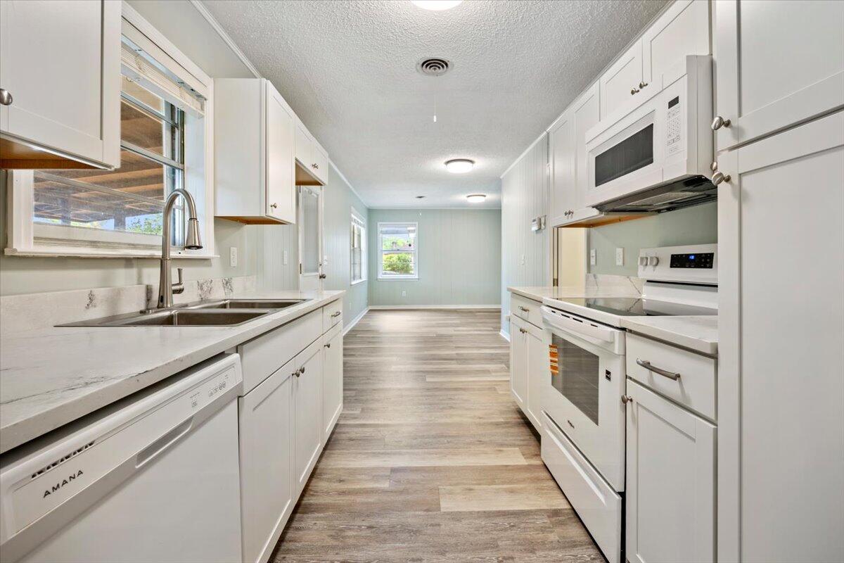 GATEWOOD ESTATES - Residential