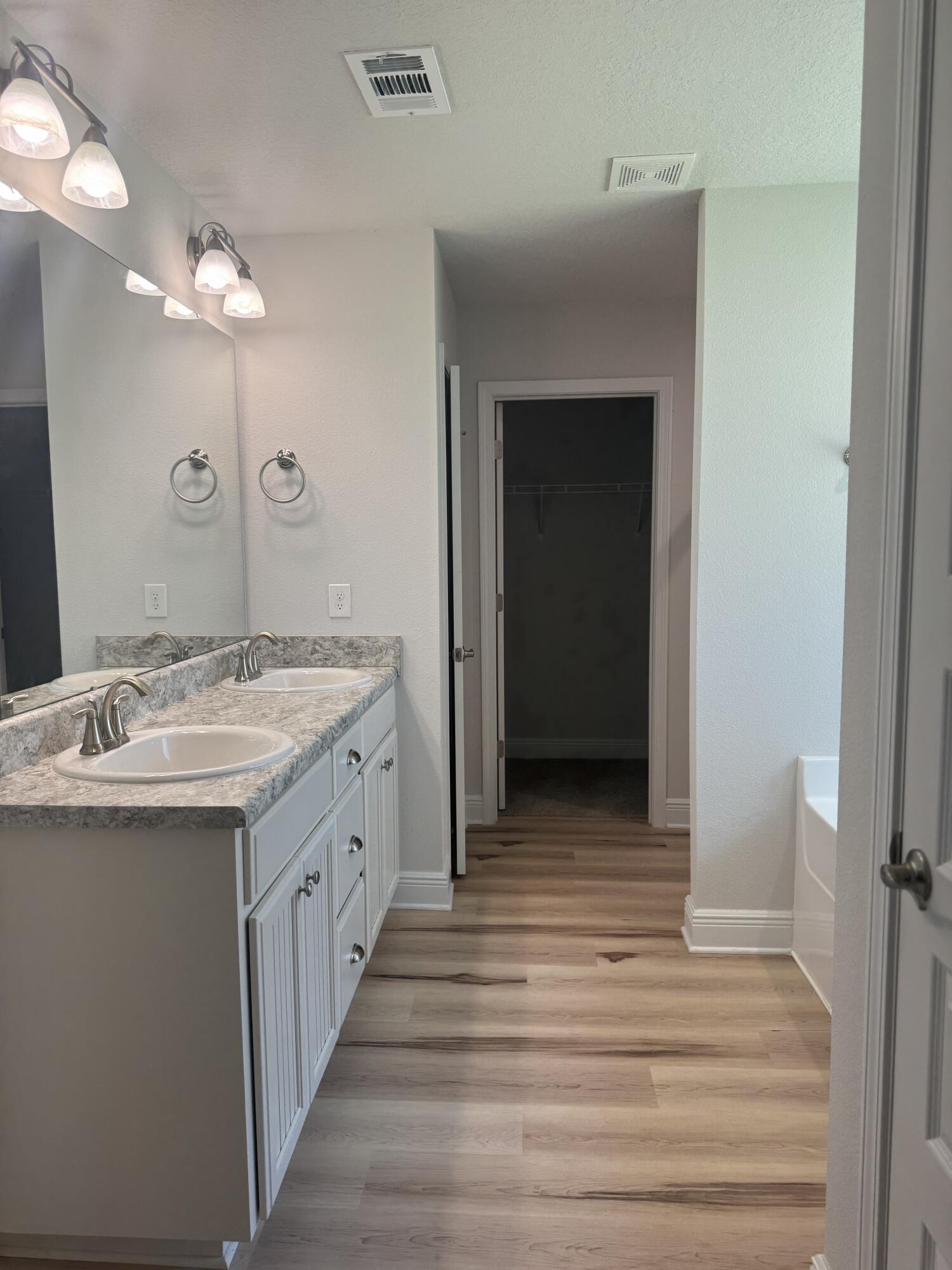 CHARLESTON PLACE - Residential Lease