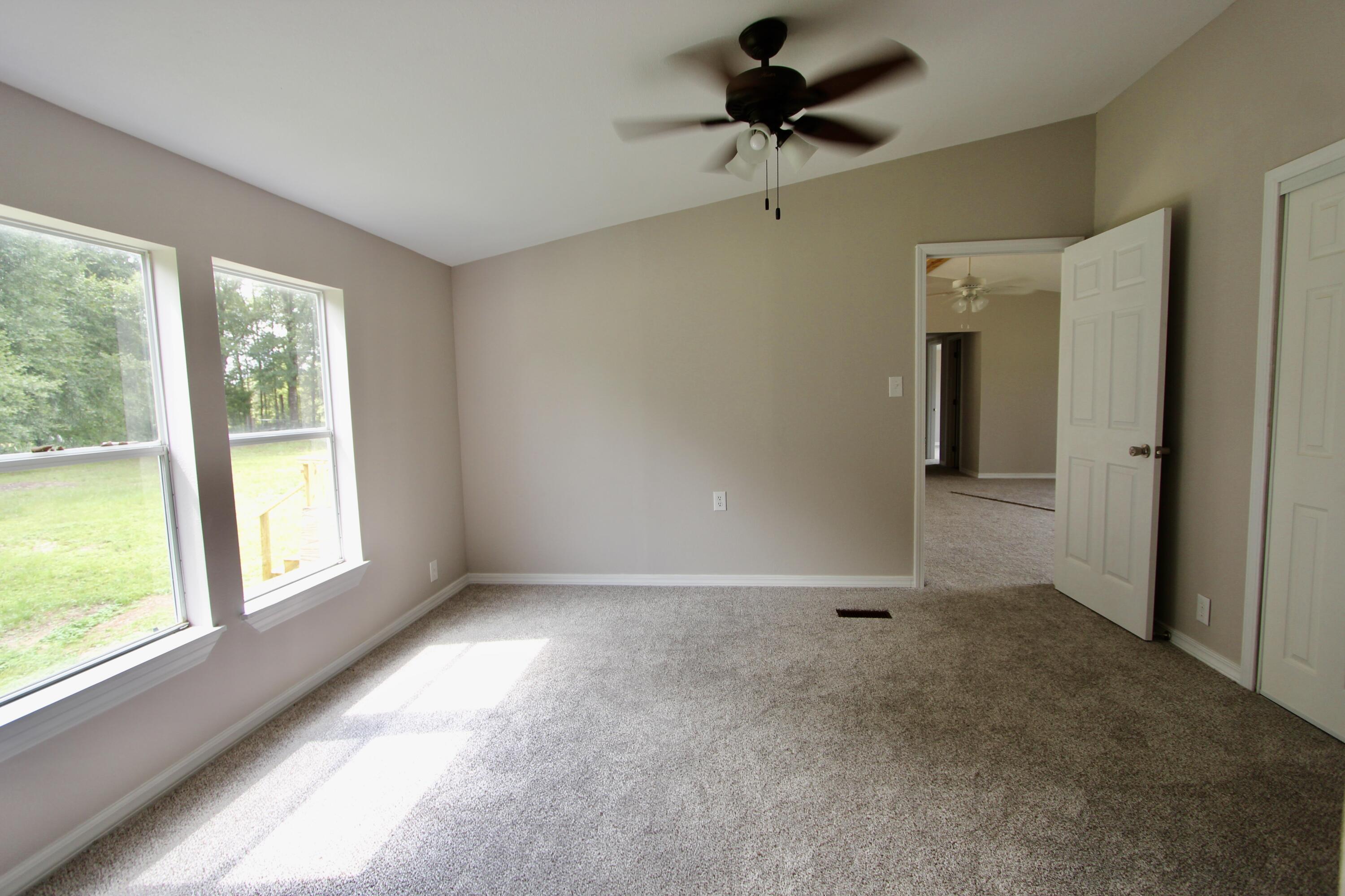 M/H NORTH (221000.10) - Residential Lease