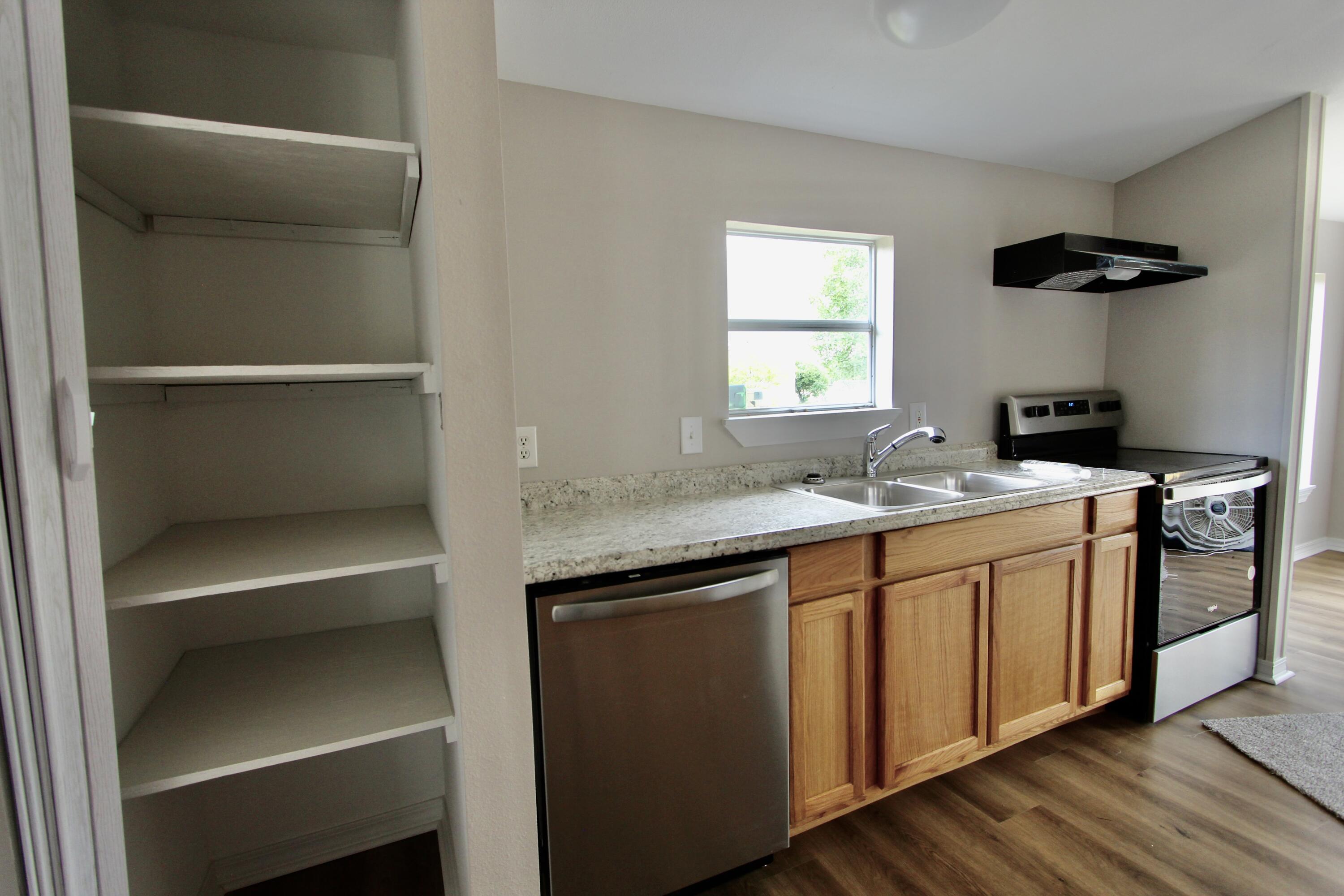 M/H NORTH (221000.10) - Residential Lease