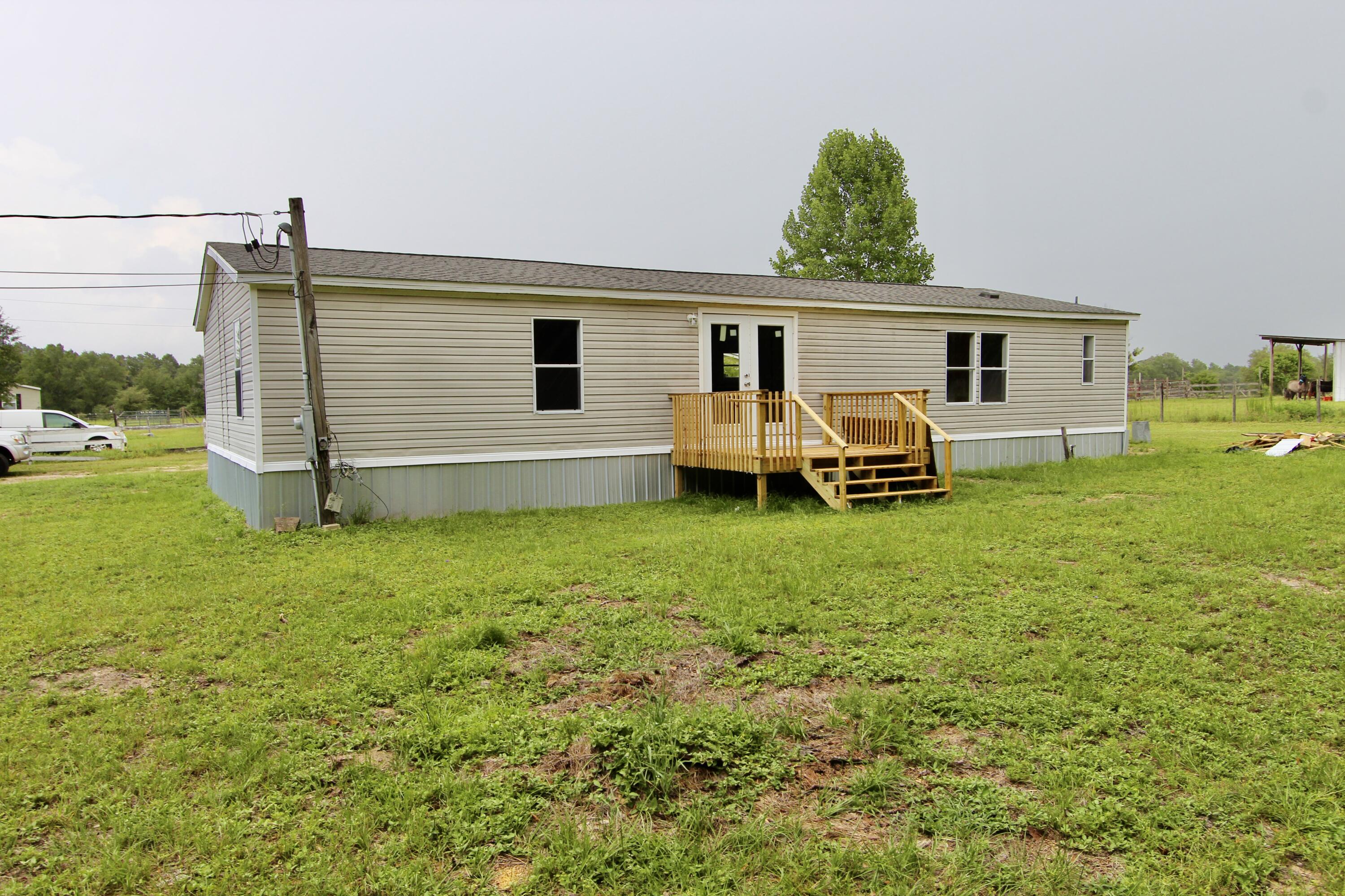 M/H NORTH (221000.10) - Residential Lease