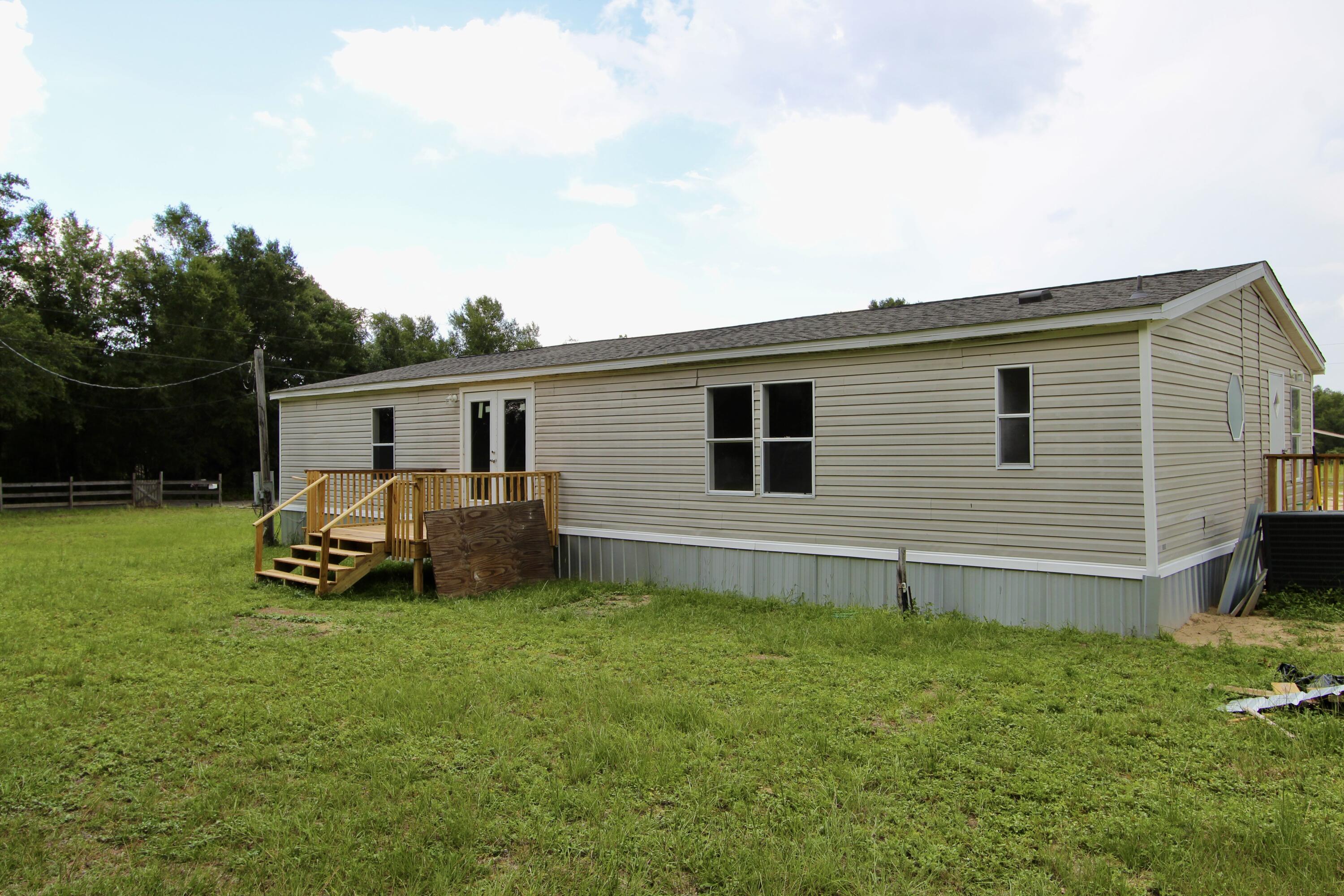 M/H NORTH (221000.10) - Residential Lease