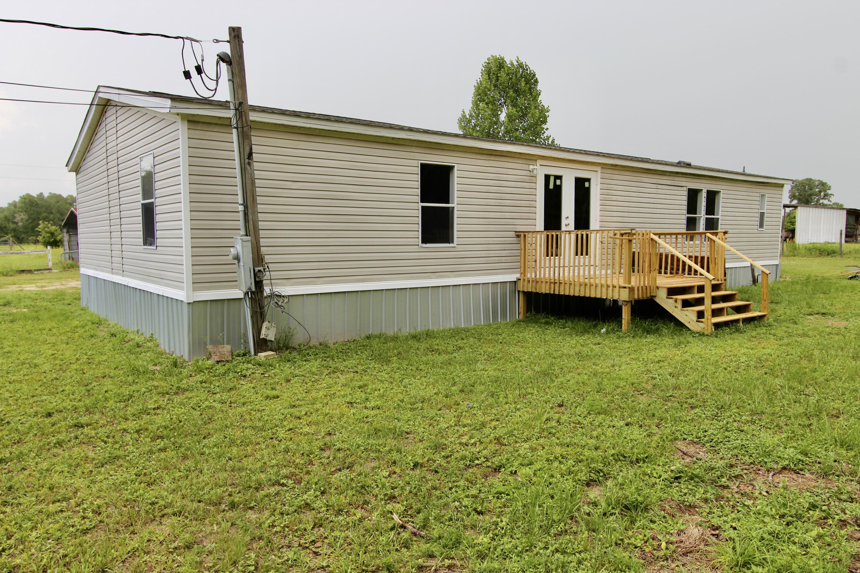 M/H NORTH (221000.10) - Residential Lease