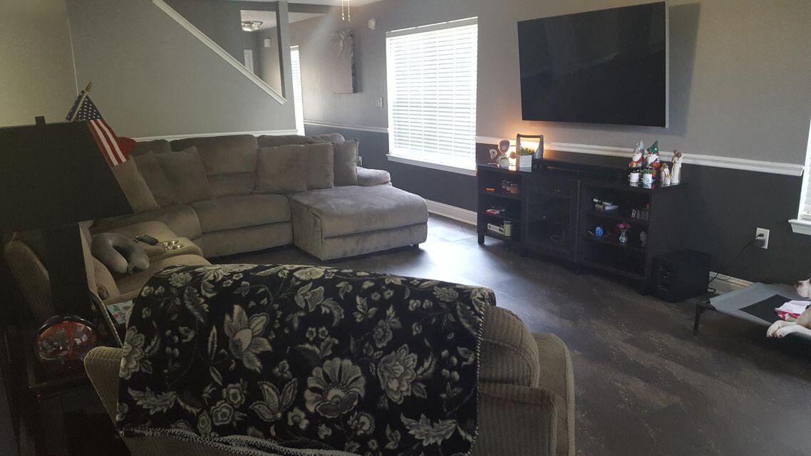 TWIN LAKES ESTATES - Residential Lease