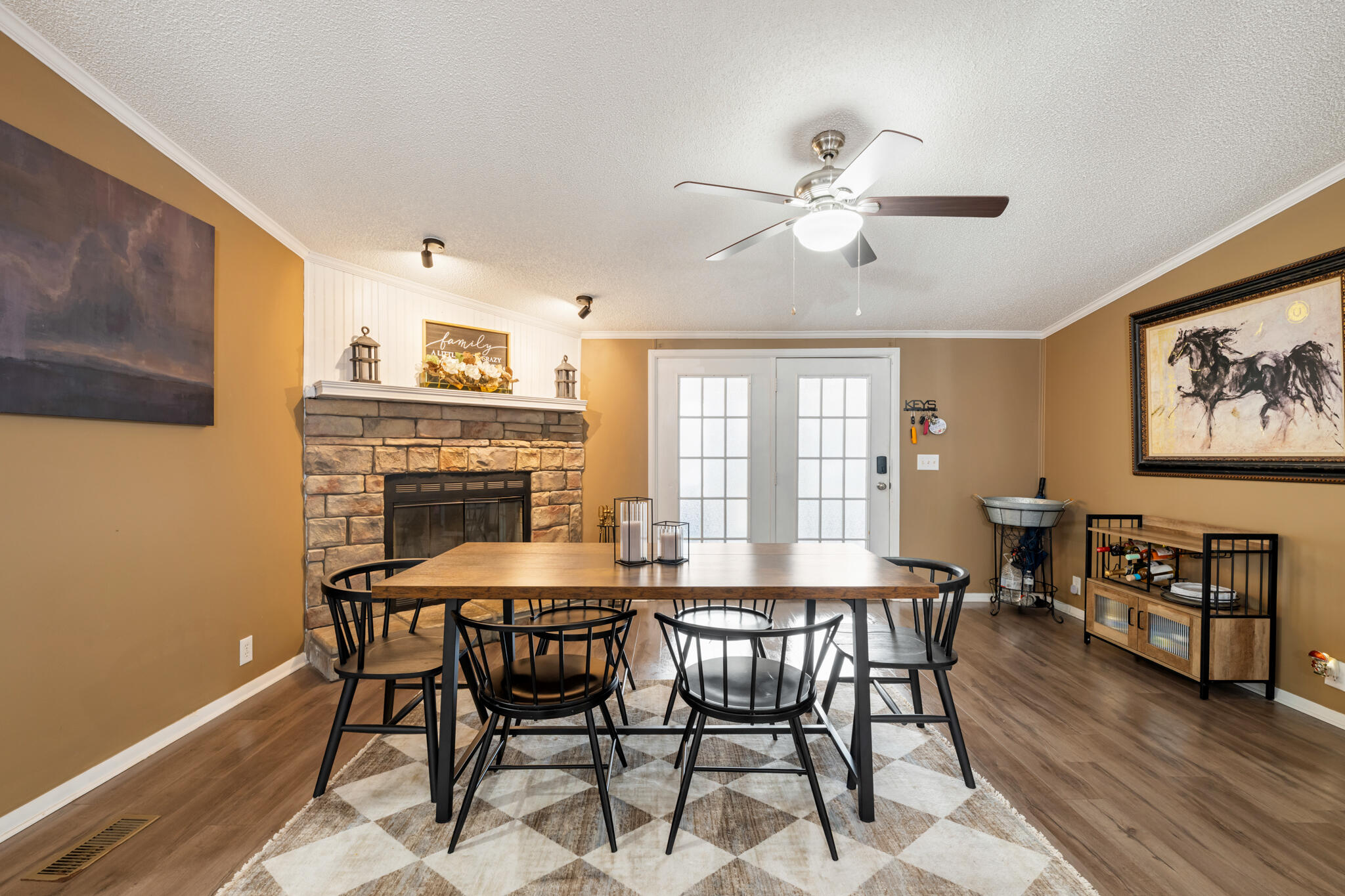 CRESCENT SHORES - Residential