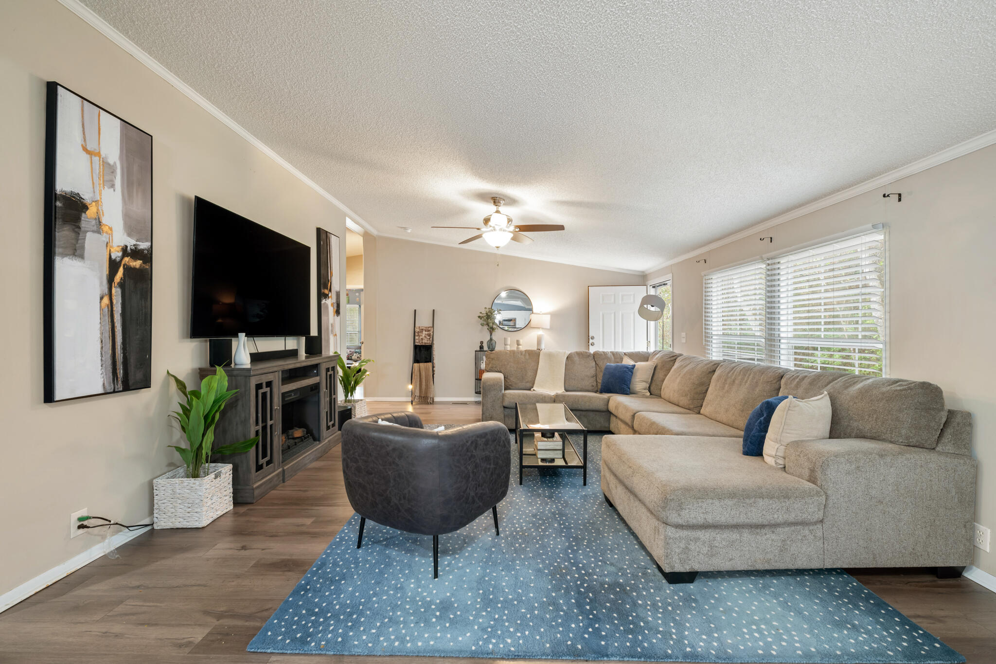 CRESCENT SHORES - Residential