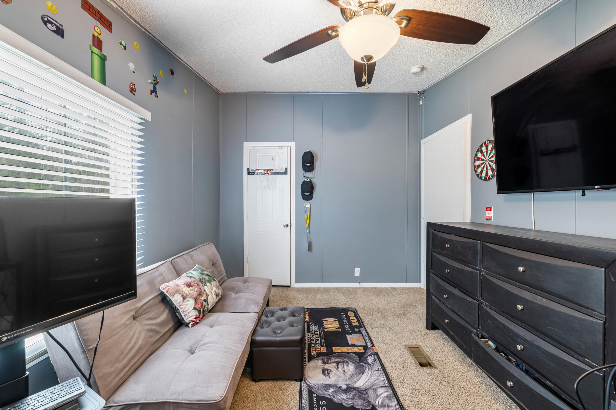 CRESCENT SHORES - Residential