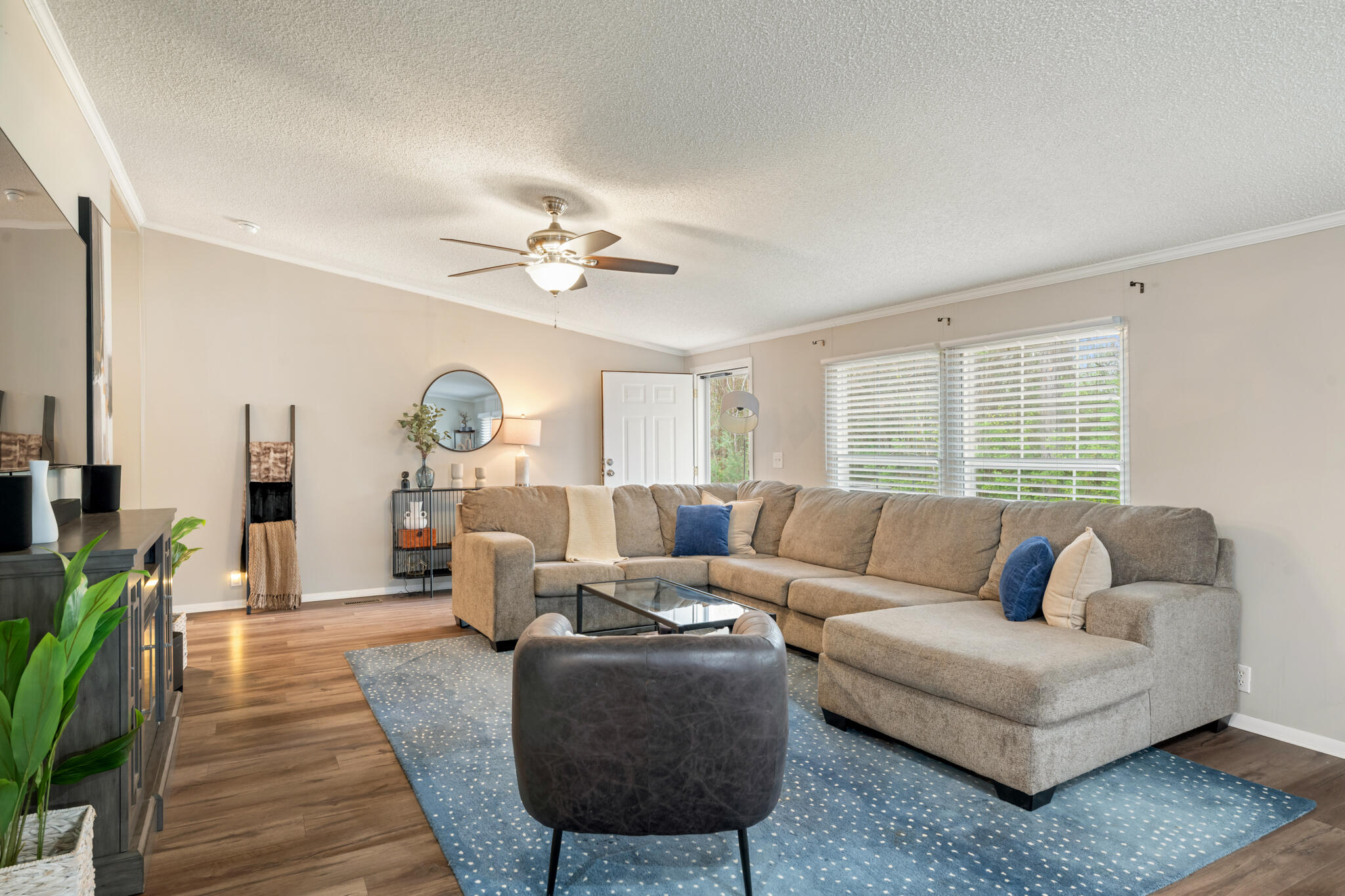 CRESCENT SHORES - Residential