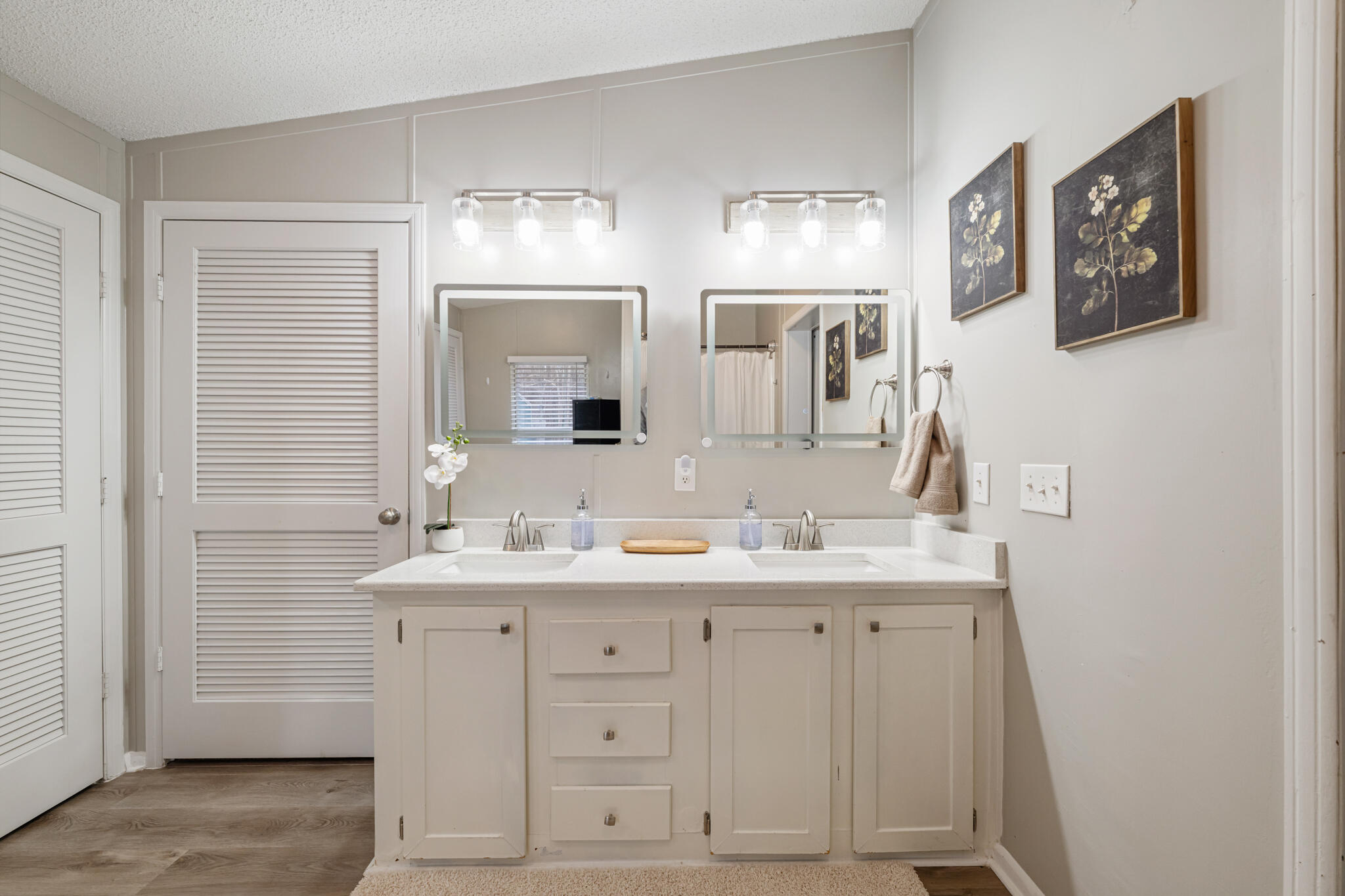 CRESCENT SHORES - Residential