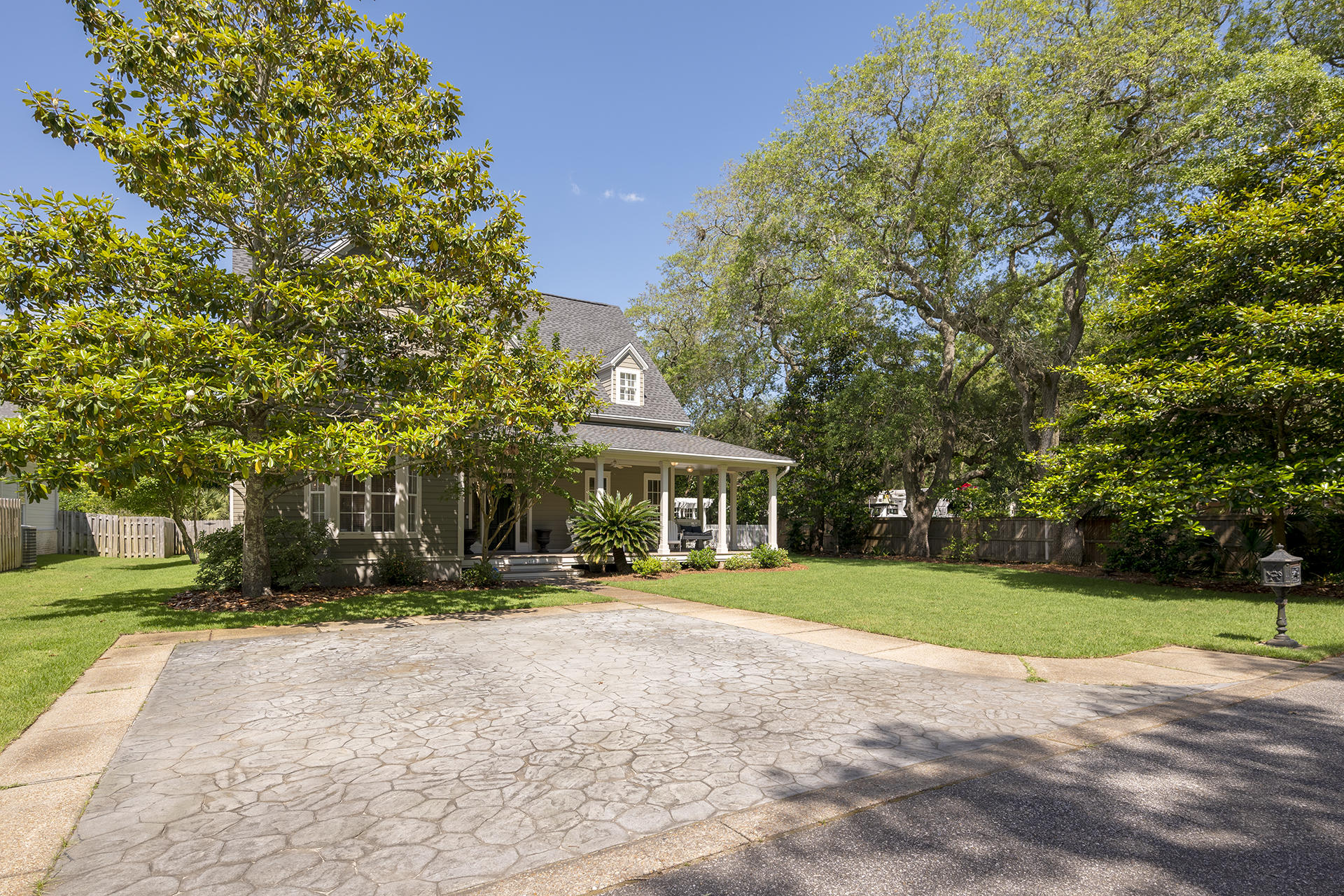 BAY OAKS S/D - Residential