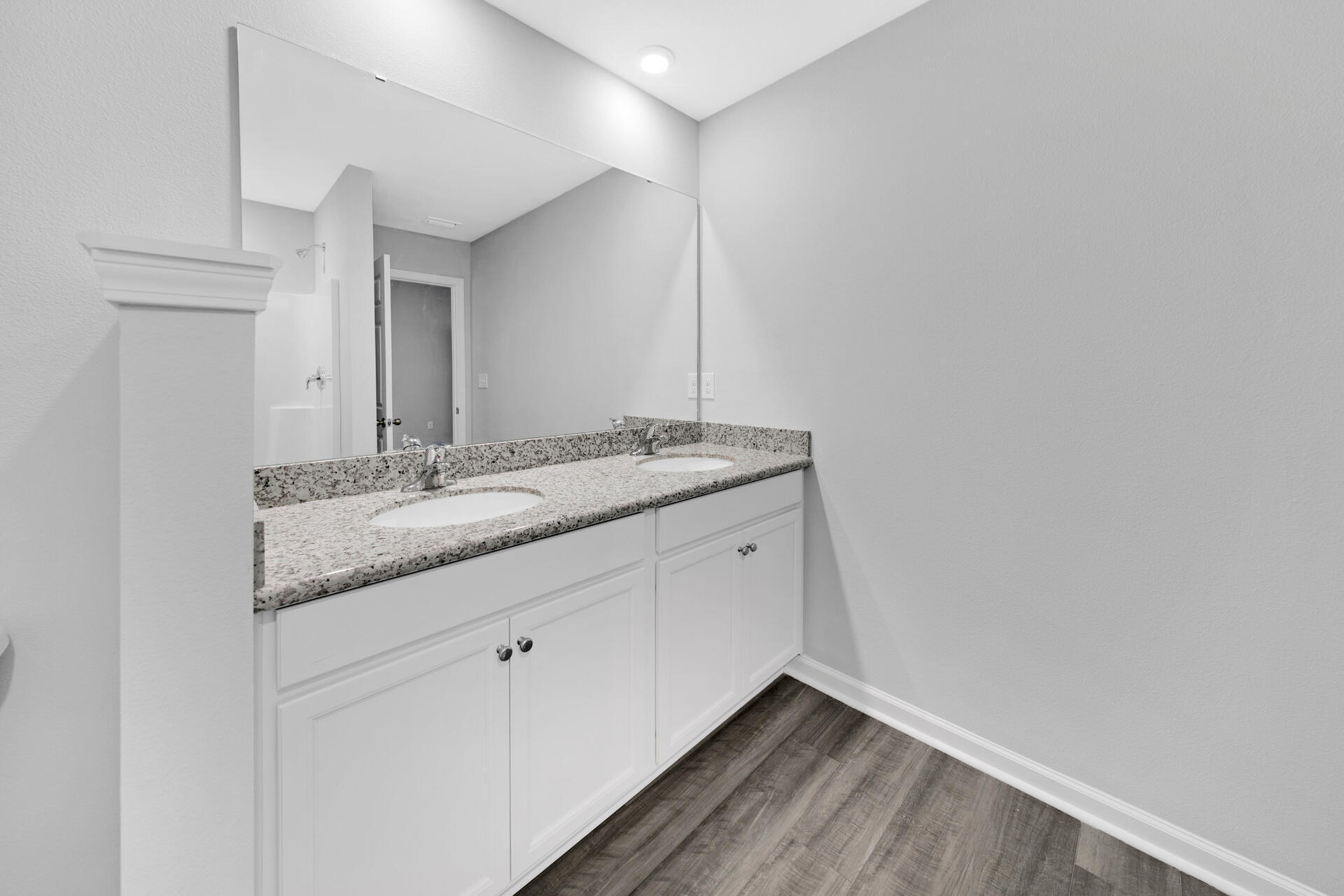 RIVERWALK - Residential