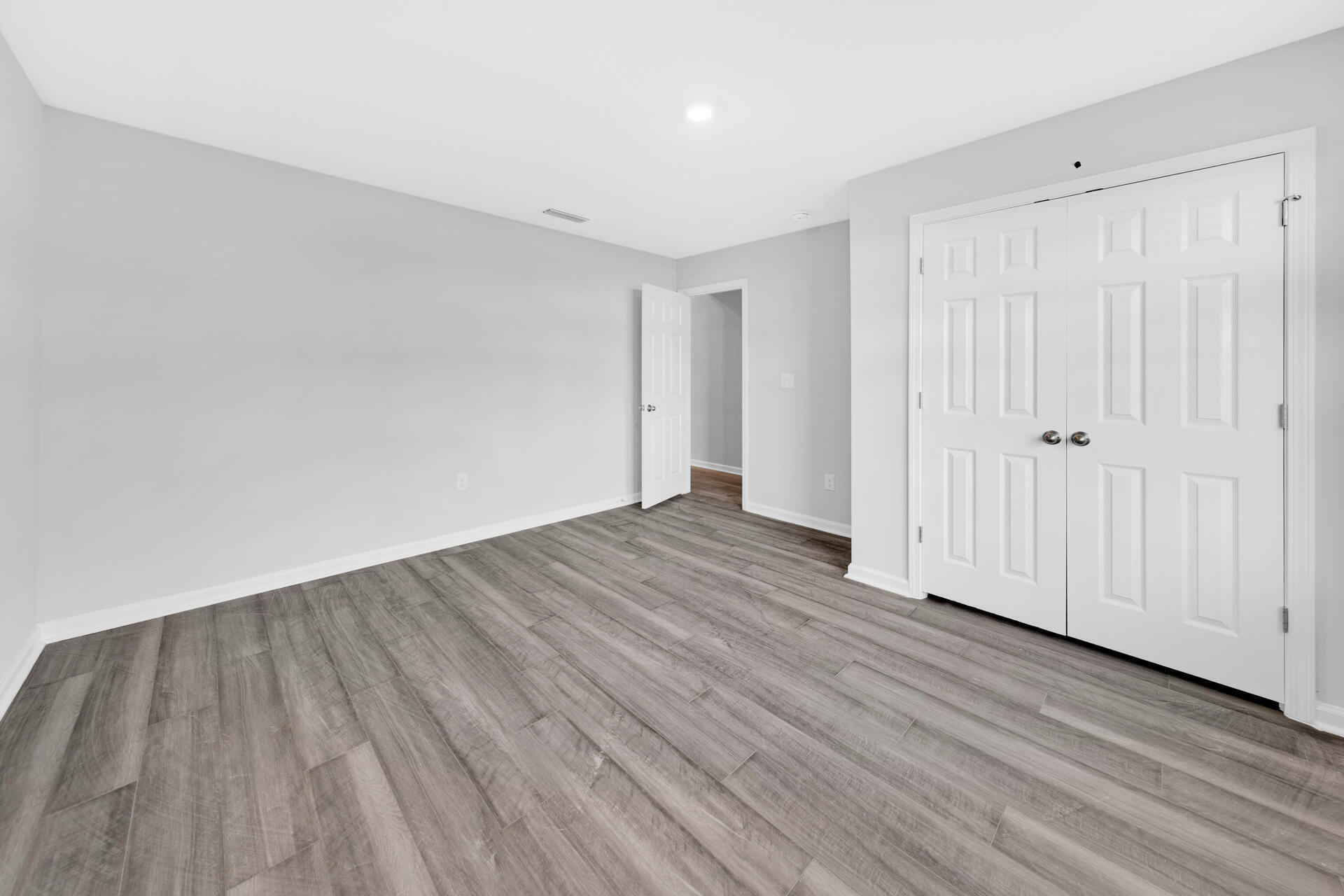 RIVERWALK - Residential